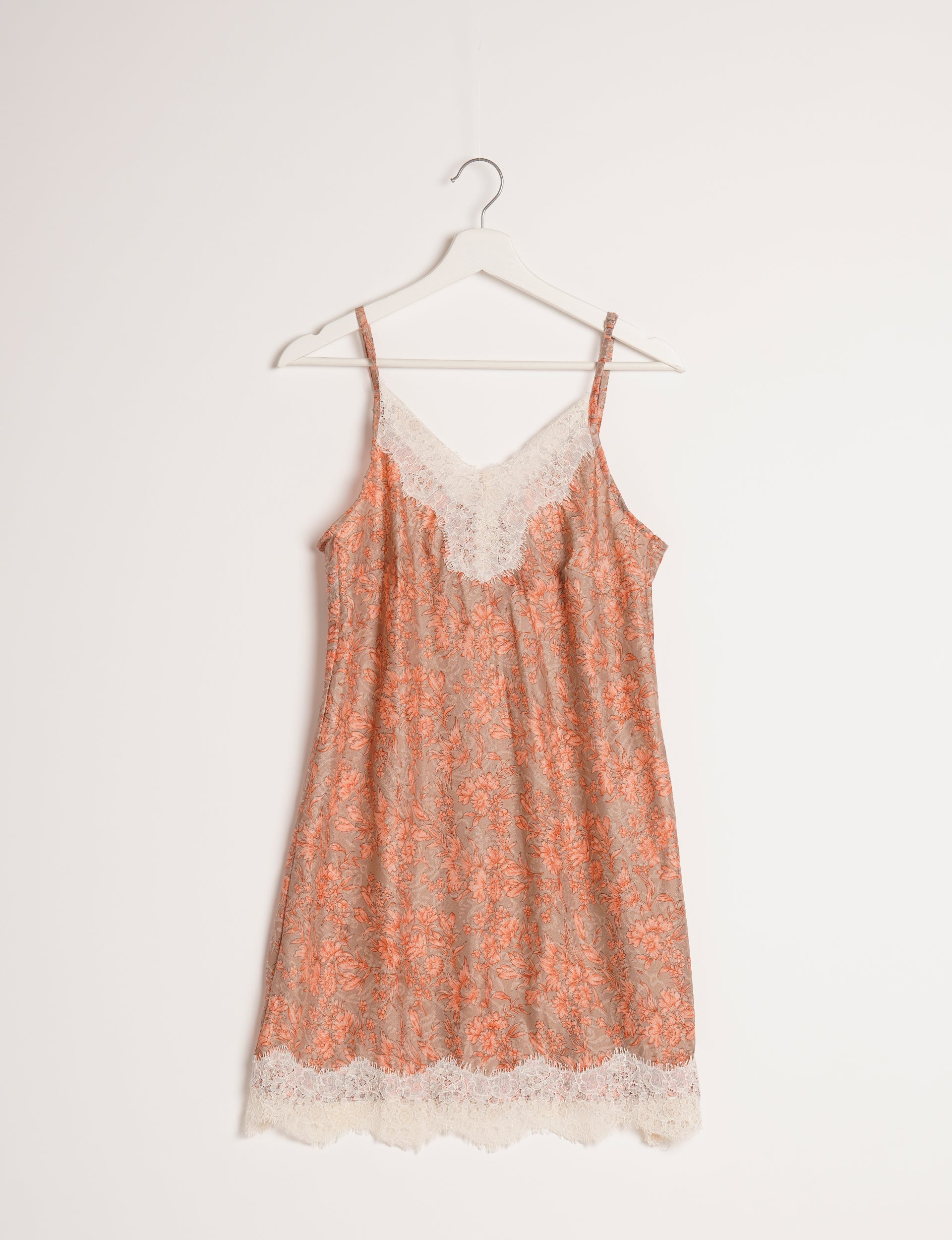 Comfortable Women's Night Dress Size 11 - Soft Sleepwear for Relaxing at Home or Traveling