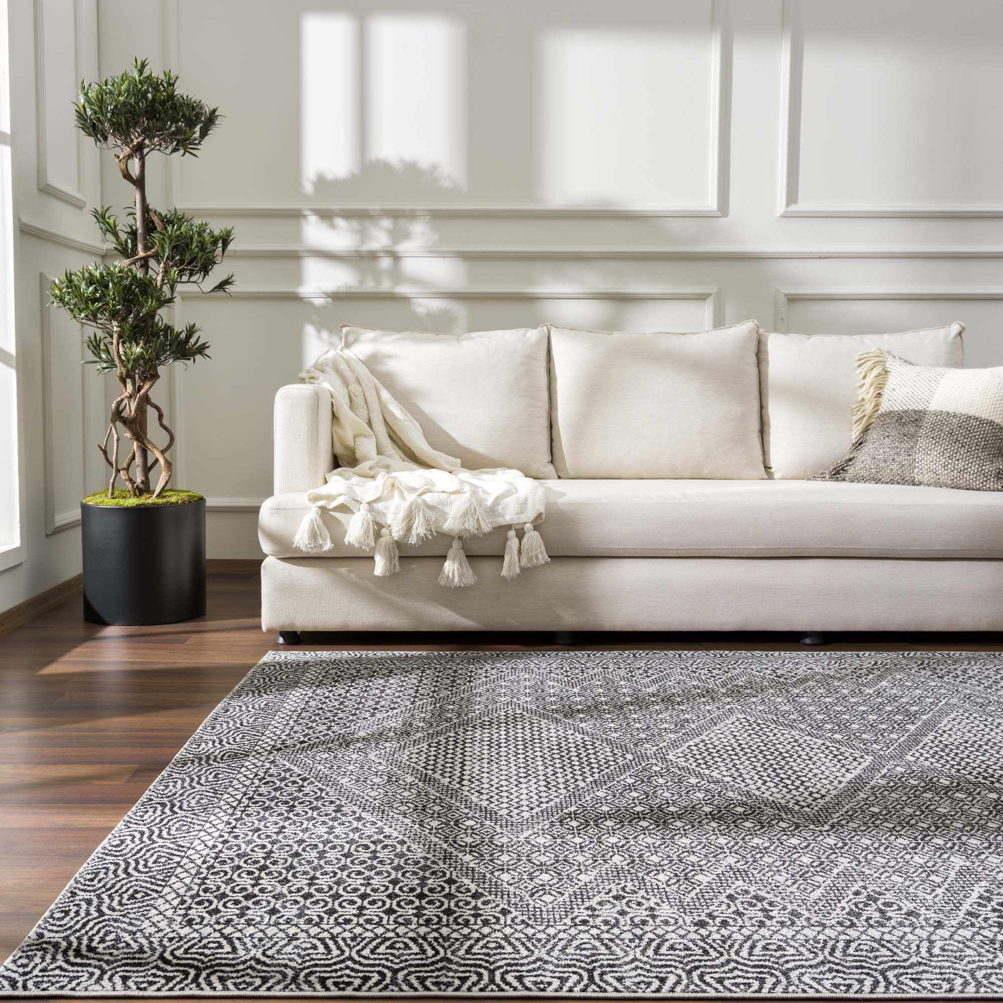 Hauteloom Coledale Washable Area Rug for Living Room & Bedroom - Machine Washable Round Rug in Black & Gray - 6'7
