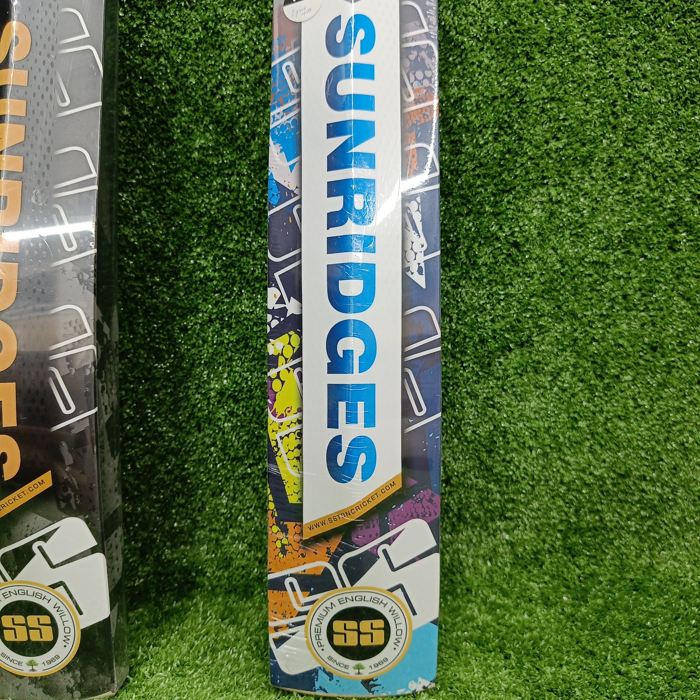 Premium SS Sky Black/Blue English Willow Cricket Bat - Professional Grade for Matches & Practice - Perfect for Outdoor Cricket Games & Training Sessions