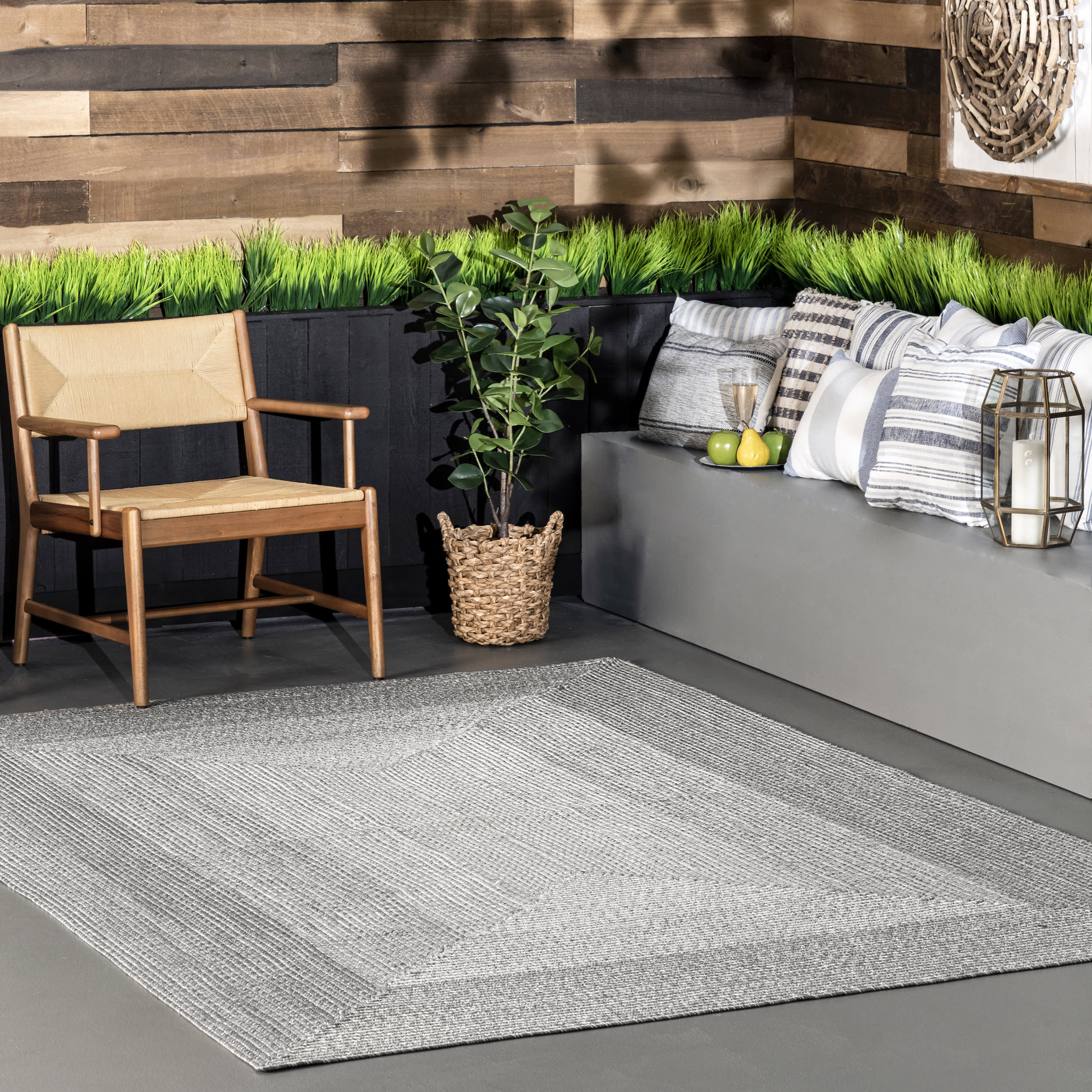 Braided Gradient Indoor Outdoor Rug - Light Grey Non-Slip Area Carpet for Living Room, Bedroom, Patio & Deck Decor