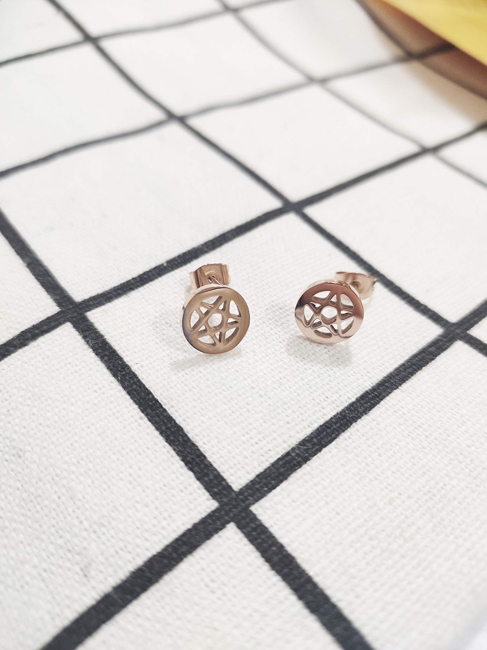 RUIZHEN Stainless Steel Supernatural Star Pentagram Pentacle Stud Earrings - Wicca Pagan Jewelry for Witchcraft, Gothic Fashion & Spiritual Protection