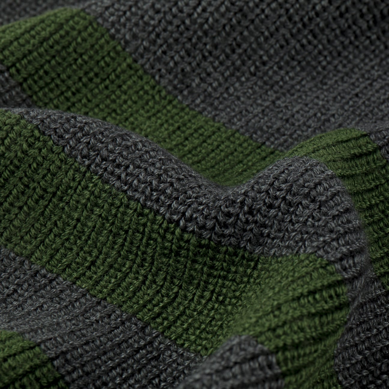 Hammaburg Striped Knit Scarf - Soft Warm Winter Fashion Accessory for Women & Men - Perfect for Cold Weather, Outdoor Activities & Holiday Gifts