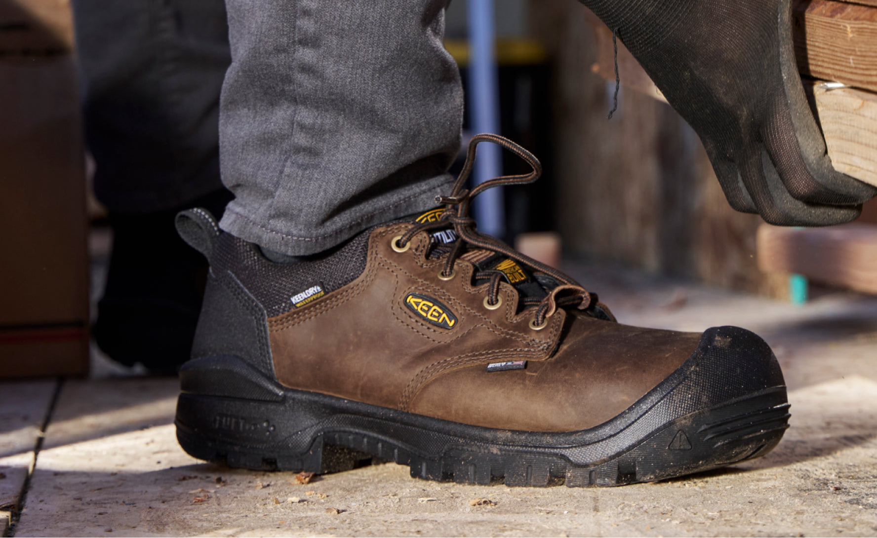 Waterproof Men's Independence Oxford Shoes with Carbon Toe - Dark Earth/Black | Slip-Resistant Work Boots for Construction & Outdoor Activities