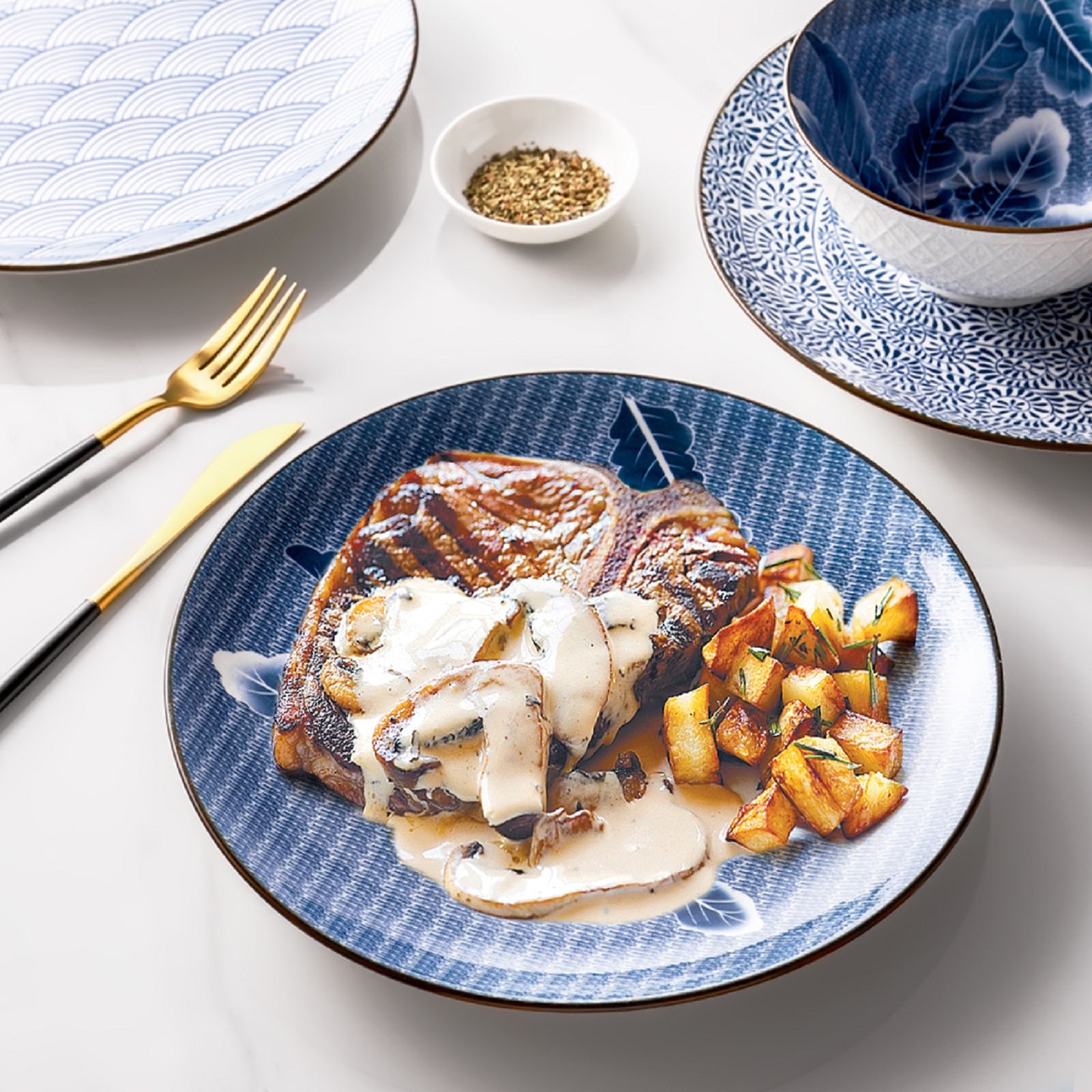 4-Piece Blue Salad Plate Set - Elegant Dinnerware for Salads, Appetizers & Desserts - Perfect for Home Dining, Parties & Entertaining