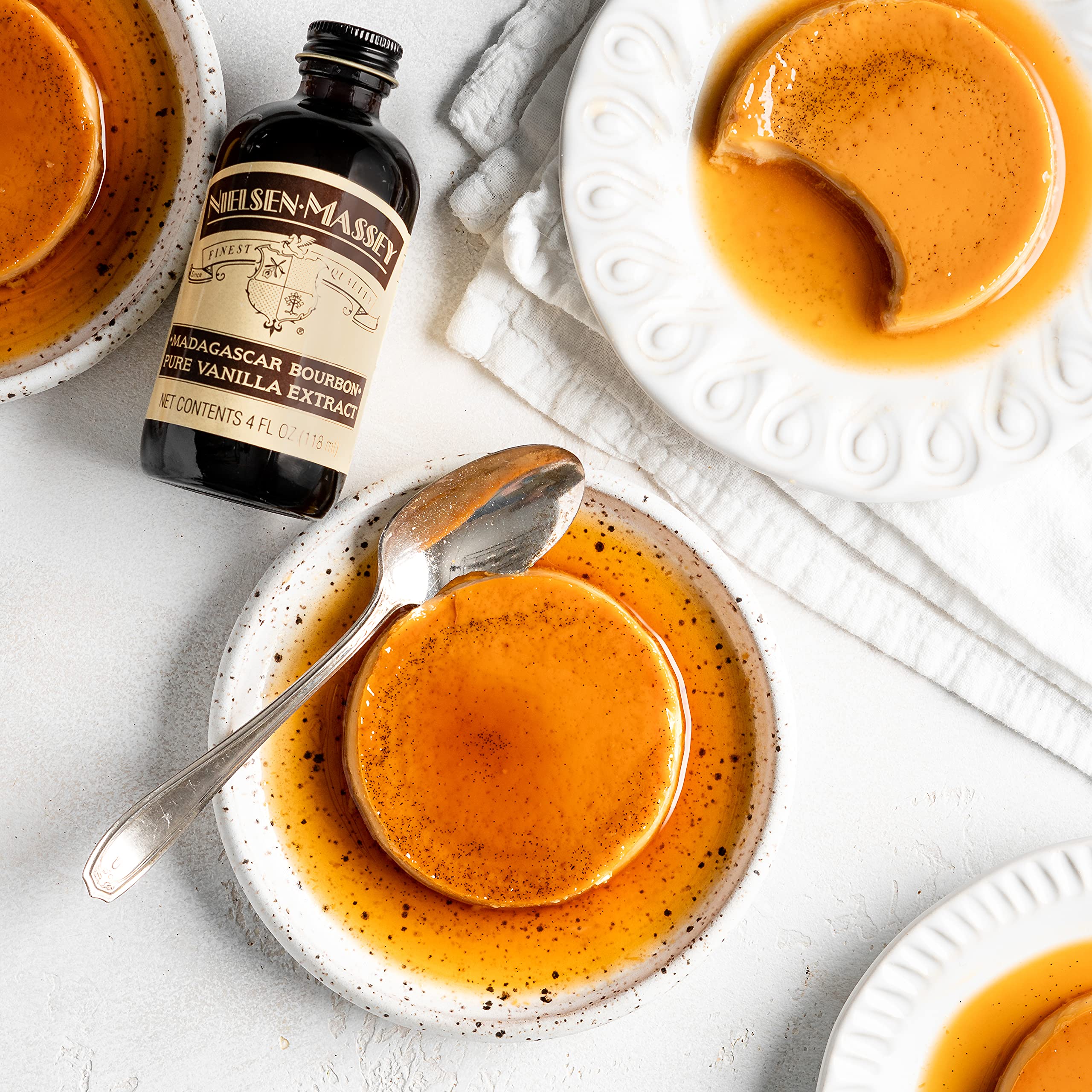 Nielsen-Massey Madagascar Bourbon Pure Vanilla Extract - 32oz Premium Baking & Cooking Vanilla - Perfect for Cakes, Cookies, Ice Cream & Desserts