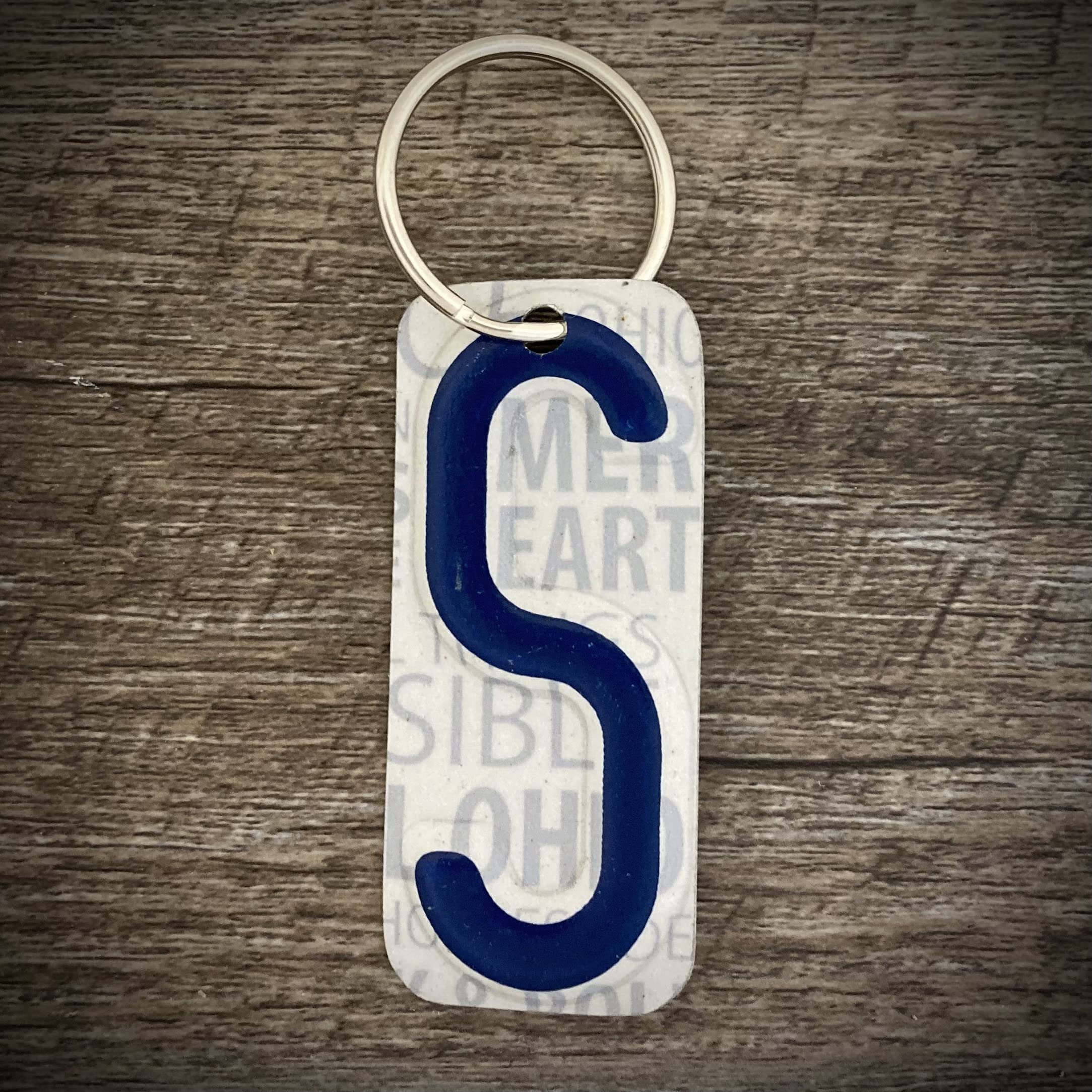 Custom Letter S License Plate Keychain - USA Made Blue Metal Key Ring & Bag Tag - Perfect for Car Keys, Backpacks & Luggage Identification