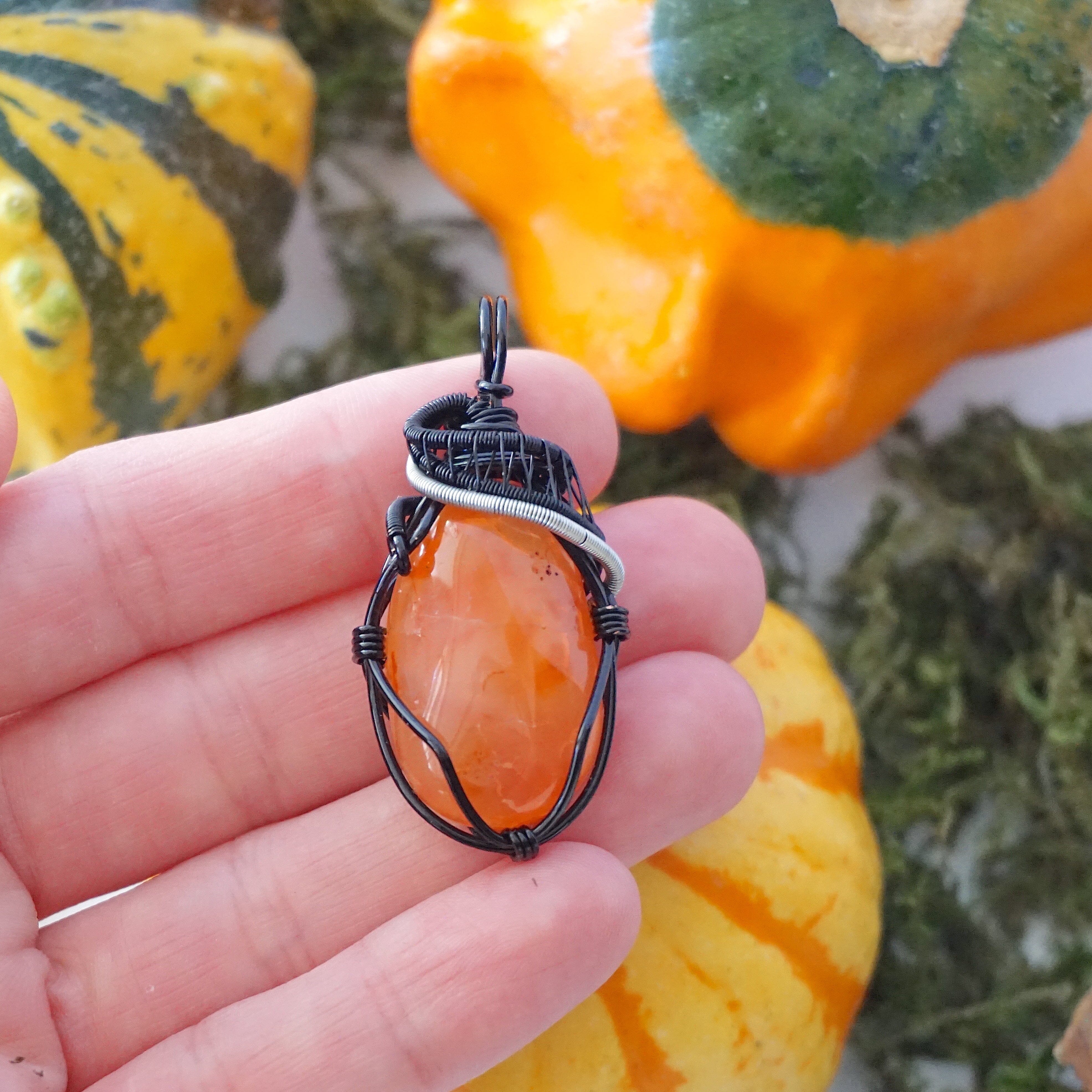 Natural Raw Carnelian Necklace with Mixed Wire Pendant - Healing Crystal Jewelry for Women, Boho Chic Accessory for Meditation, Yoga & Spiritual Energy