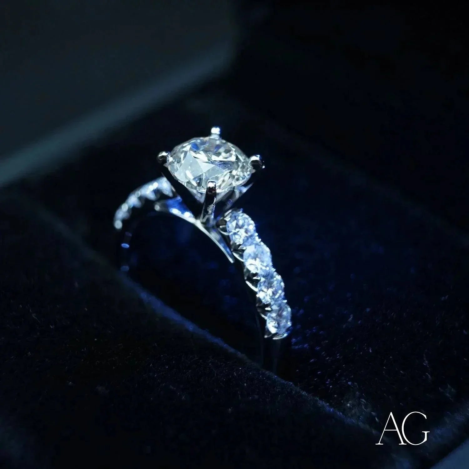 Eternal Love 18k White Gold Diamond Ring - 1.35ct Round Cut Solitaire Engagement Ring for Women | Perfect for Proposals, Anniversaries & Romantic Gifts