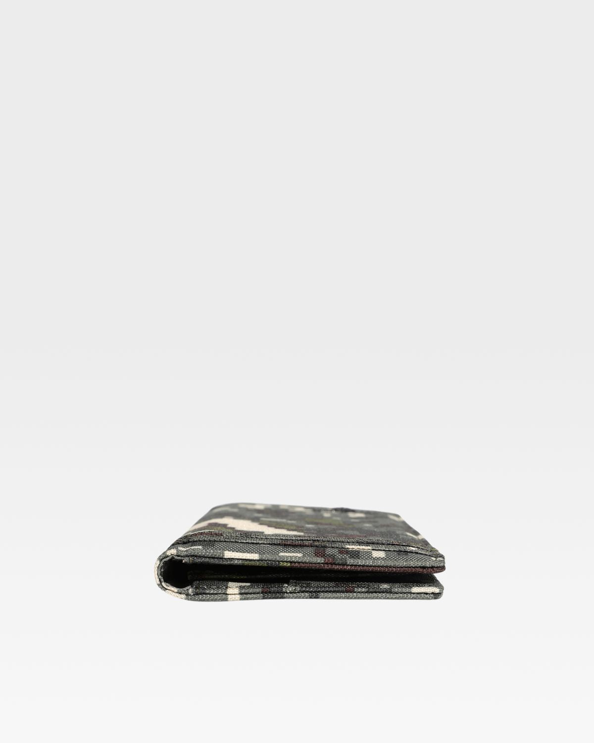Green Digital Camouflage Biker Chain Wallet - Stylish & Secure for Motorcycle Riders, Outdoor Adventures & Everyday Use