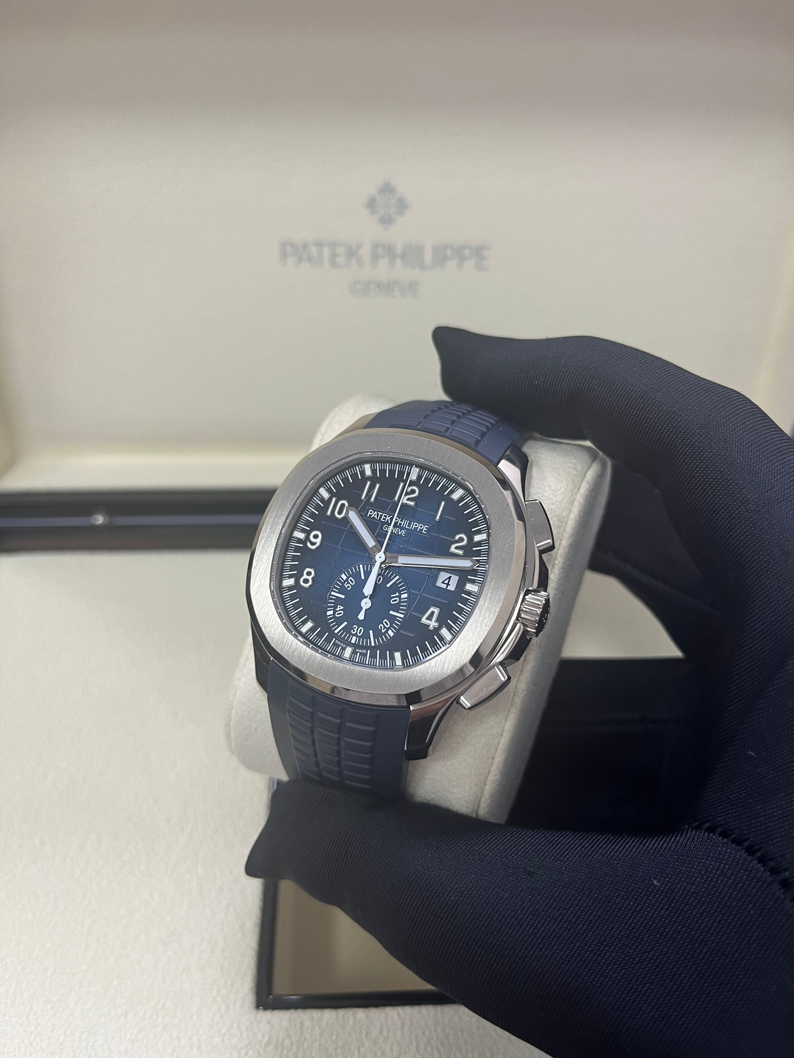 Patek Philippe Aquanaut 5968G-001 Luxury Men's Watch - Automatic Chronograph, Rose Gold Case, Black Dial - Perfect for Business Meetings & Special Occasions