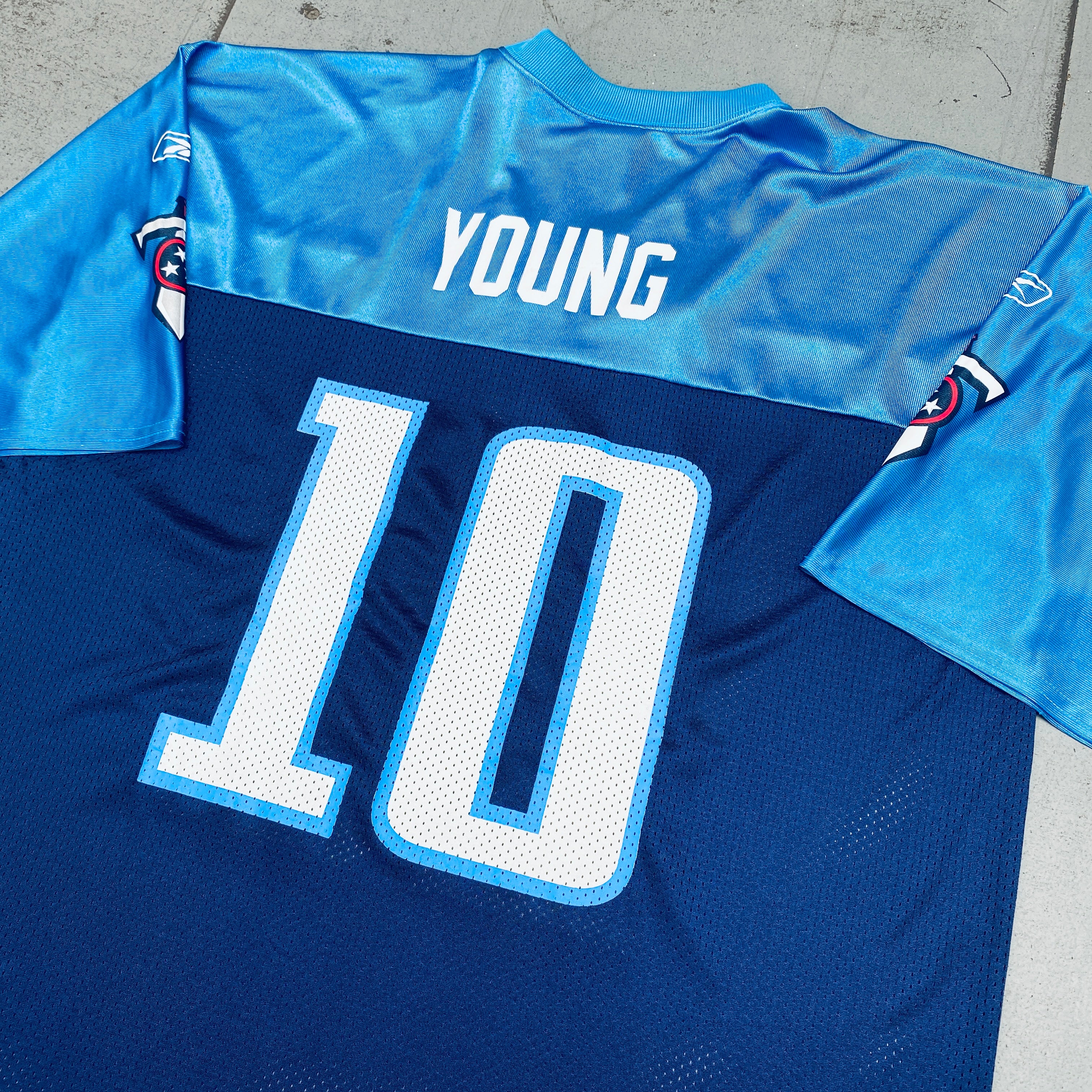 Vince Young Tennessee Titans 2007/08 NFL Jersey (XL) – Authentic Football Jersey for Fans, Game Day & Collectibles