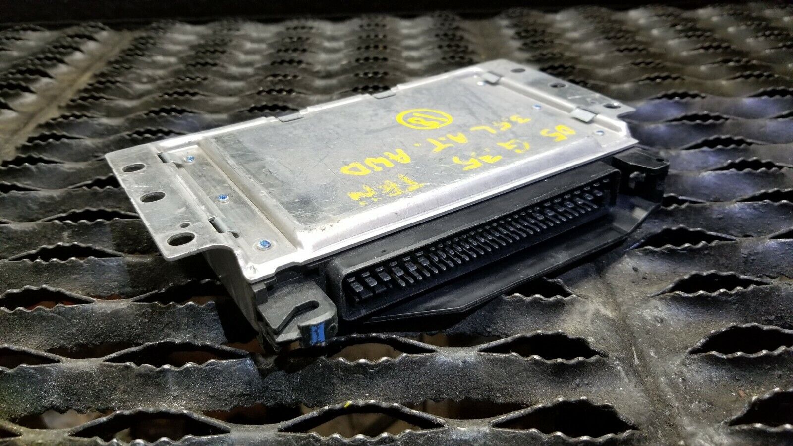2004-2005 Infiniti G35 ABS Control Module Computer 47851-AC000 OEM N18 - Perfect for Brake System Repairs & Performance Upgrades