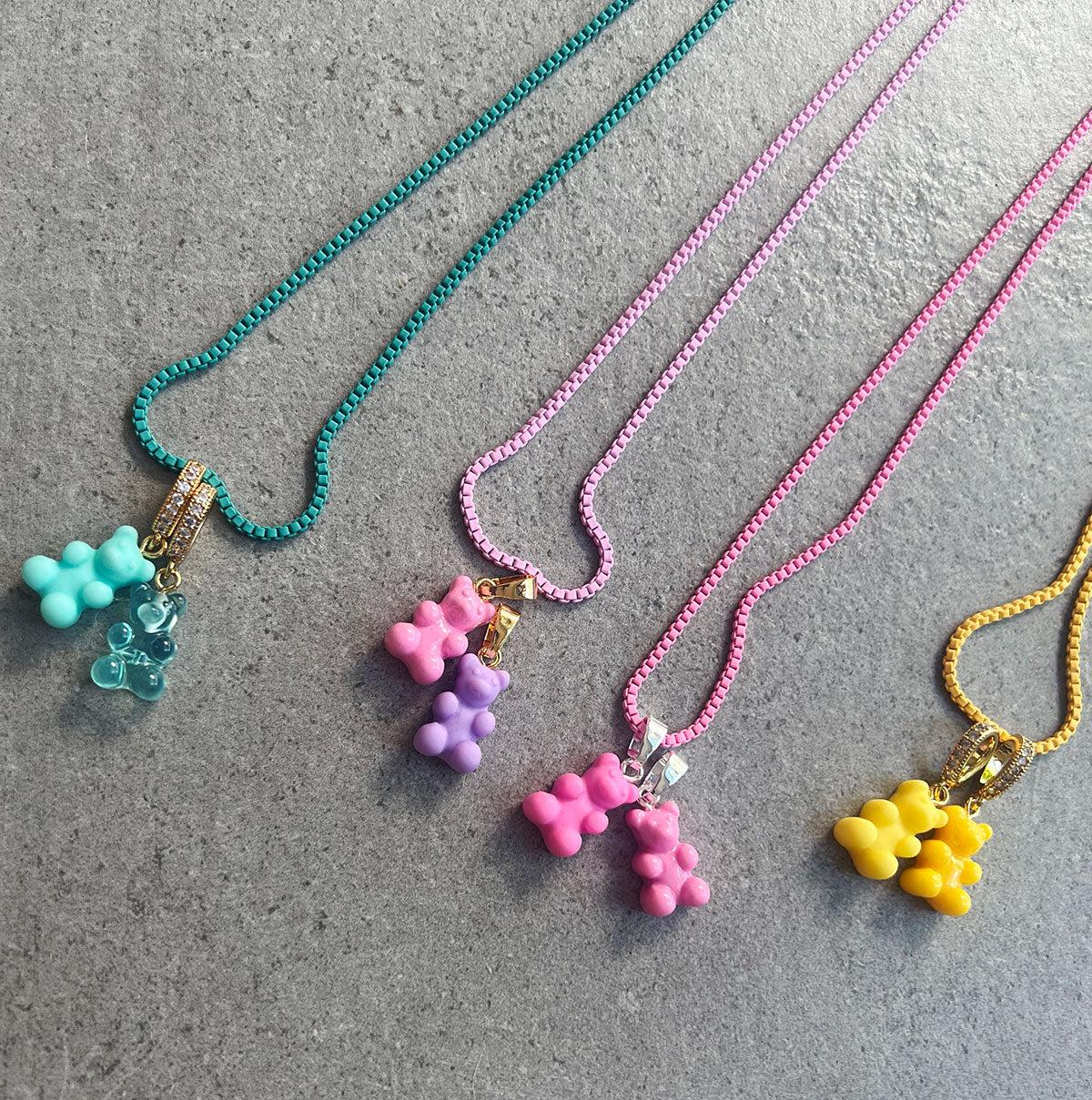Colorful Plastic Beaded Chain Necklace for Women - Fashion Candy Beads Jewelry for Parties, Gifts & Everyday Wear