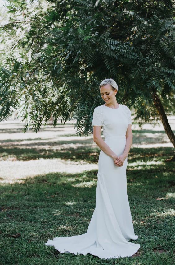 Sarah Seven Madison Sample Gown - Elegant Wedding Dress for Brides | Perfect for Beach Weddings, Garden Ceremonies & Formal Receptions
