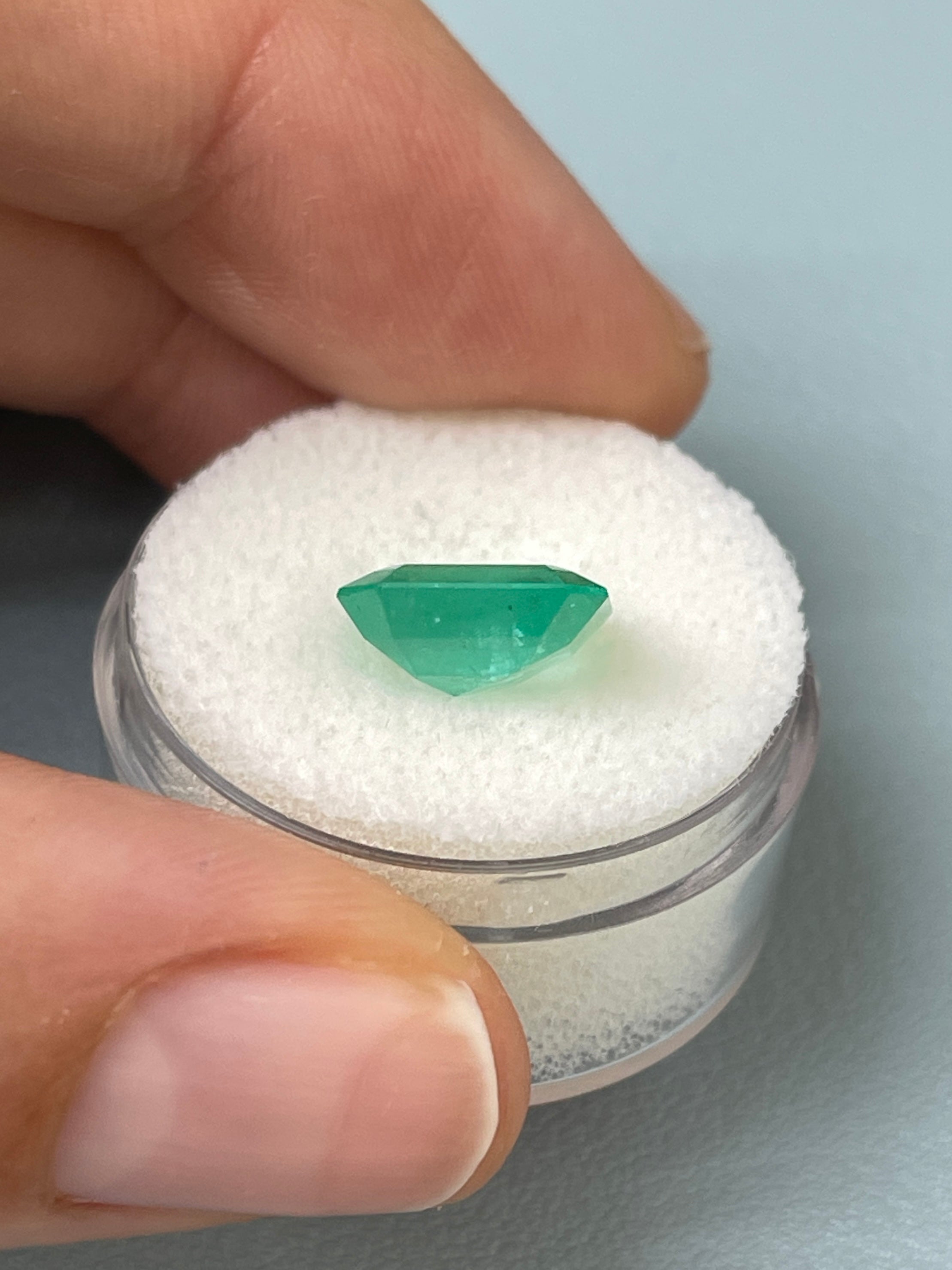 3.59 Carat 10.5x10mm Spring Green Loose Colombian Emerald Asscher Cut Gemstone for Jewelry Making, Engagement Rings & Luxury Gifts