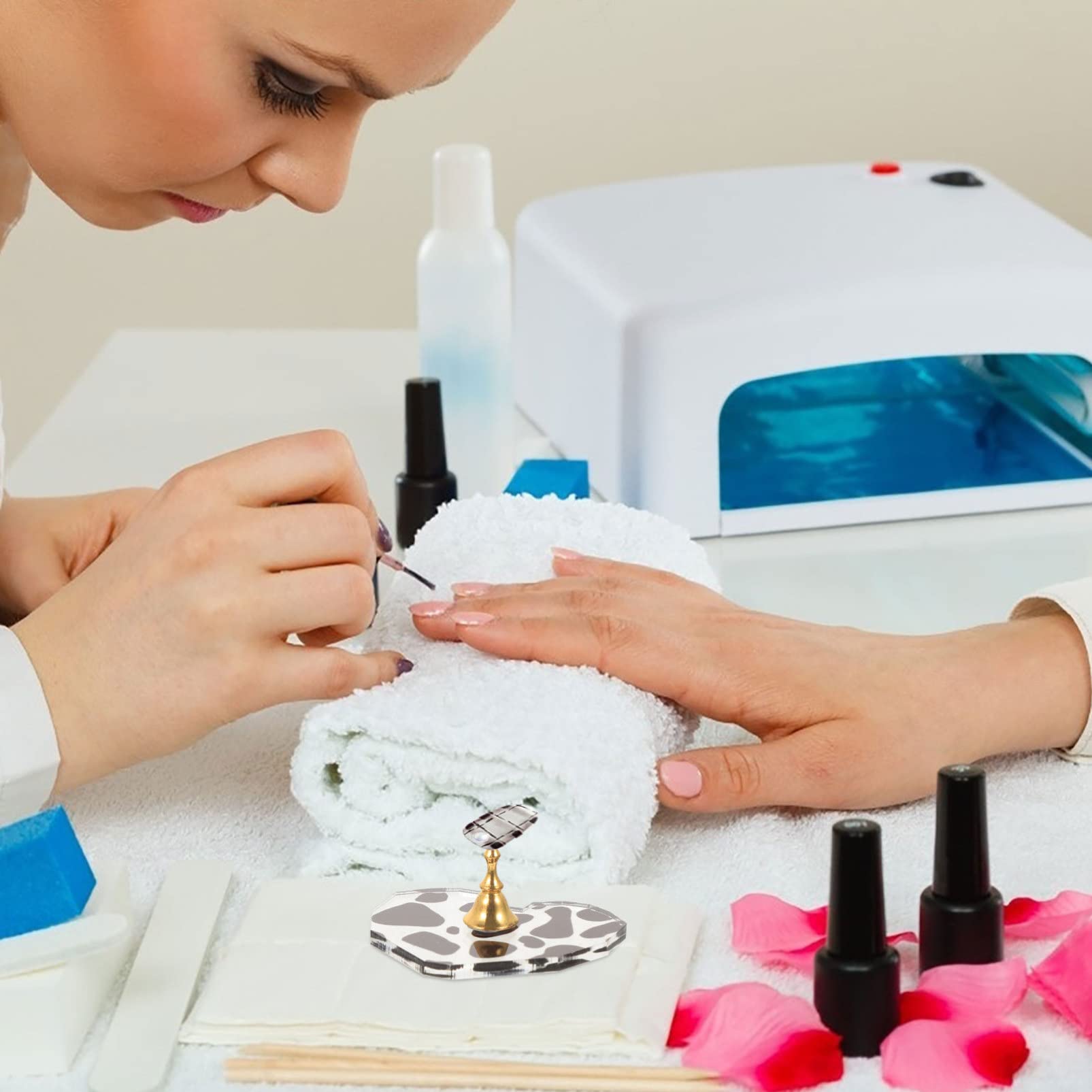 Minkissy Magnetic Nail Holders - 2 Pack Acrylic Nail Practice Stand with Manicure Mount, Nail Display & Hand Practice Stand for Nail Art - Perfect for Home Salons, Professional Nail Technicians & DIY Nail Art Enthusiasts (Great for Gel Polish Application, Nail Extension Practice & Nail Art Design)
