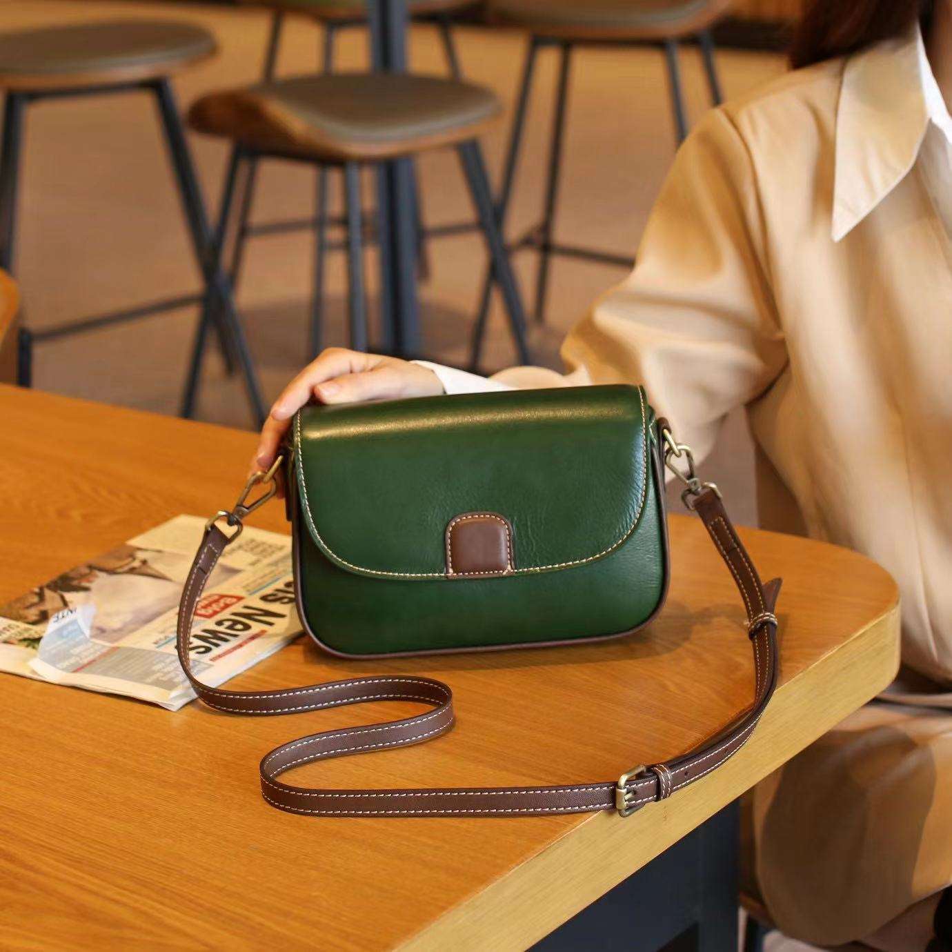 Stylish Compact Leather Crossbody Purse for Women - Fashionable Small Shoulder Bag with Adjustable Strap - Perfect for Travel, Shopping & Everyday Use