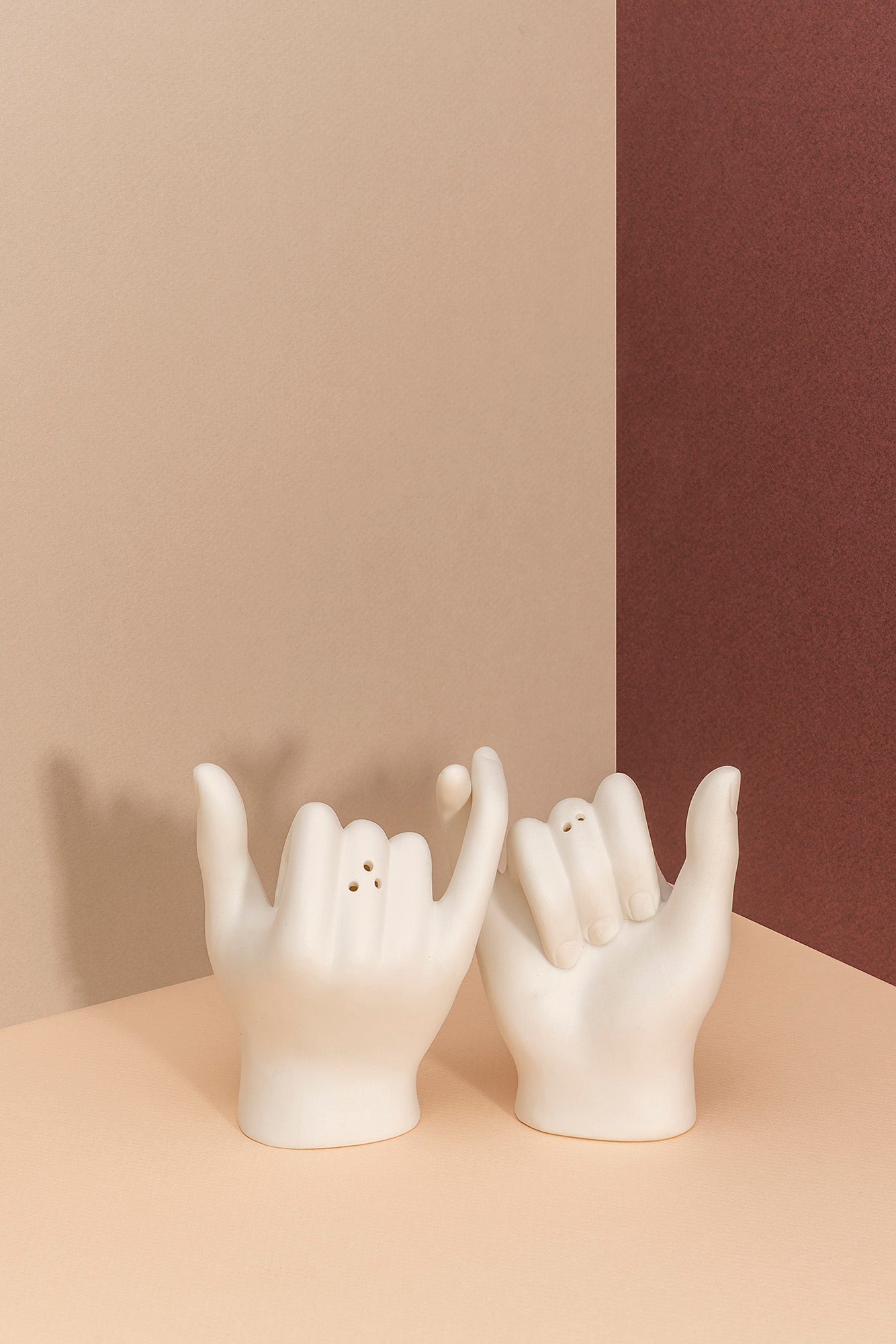 DOIY Pinky Swear Salt and Pepper Shaker Set - Fun & Unique Kitchen Gift for Couples, Housewarming, Wedding - Perfect for Dining Table, Kitchen Decor, and Romantic Dinners
