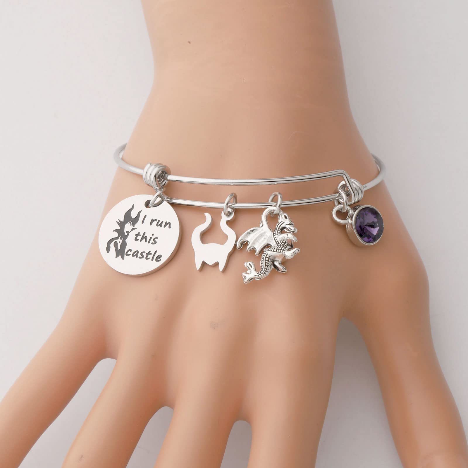 PLITI Evil Queen Inspired 'I Run This Castle' Bracelet - Witchy Charm Jewelry for Movie Fans & Halloween Gifts - Perfect for Cosplay, Costume Parties & Dark Aesthetic Lovers