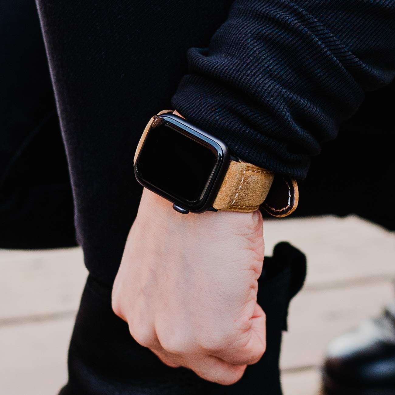 Premium Bullstrap Men's Full-Grain Italian Leather Watch Band - Compatible with Apple Watch Series 1-8 - Durable & Stylish Replacement Strap for Work, Gym & Everyday Wear