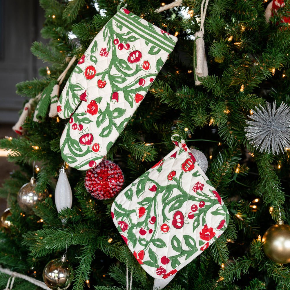 Premium Emma Red & Green Oven Mitt Set - Heat Resistant Kitchen Gloves for Baking, Grilling & Cooking - Perfect Holiday Gift for Home Chefs