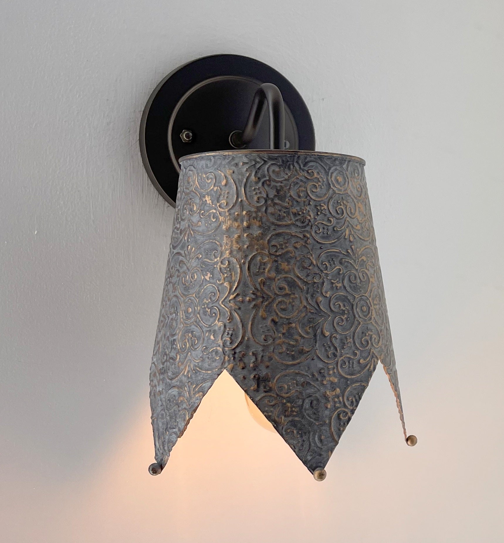 Elegant Copper Wall Sconce Light Fixture - Vintage Industrial Lighting for Living Room, Bedroom & Hallway - Dimmable Edison Bulb Compatible