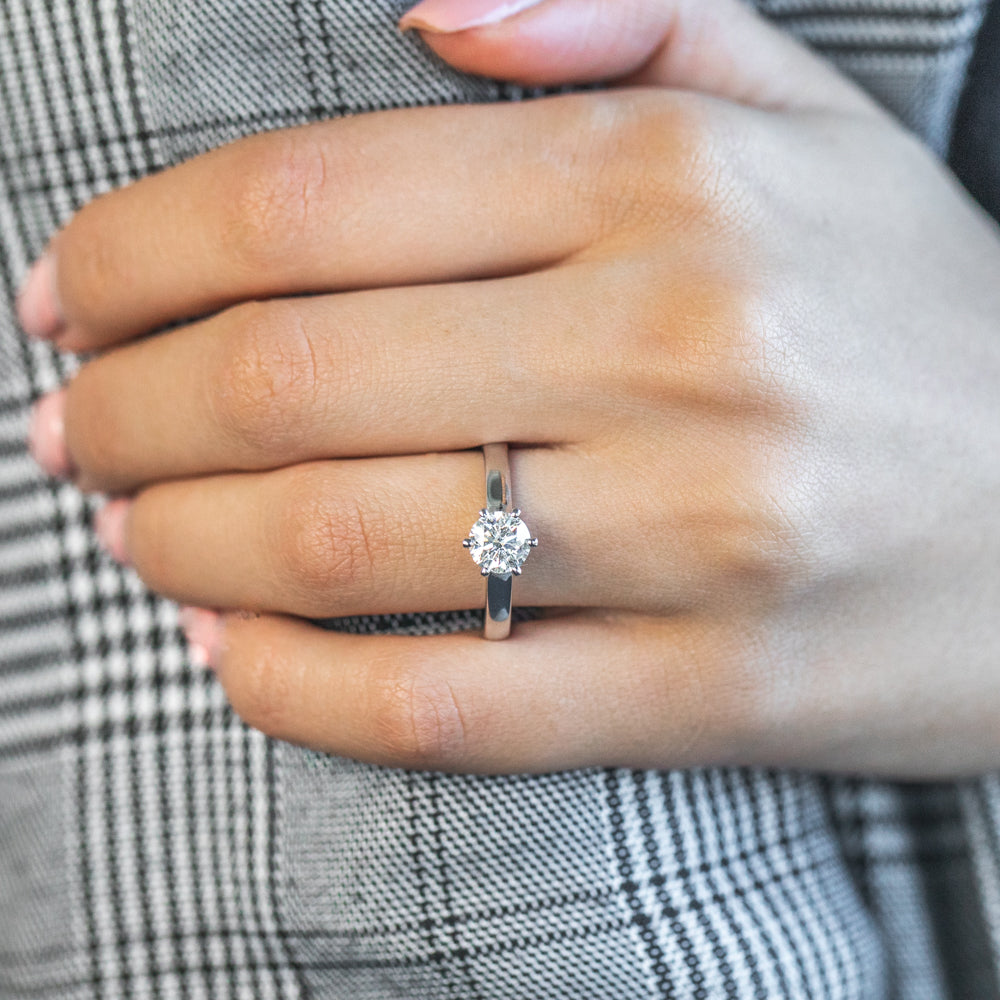 1.00 Carat 18K Gold Solitaire Diamond Engagement Ring with 6-Prong Setting - Perfect for Proposals, Anniversaries & Special Occasions