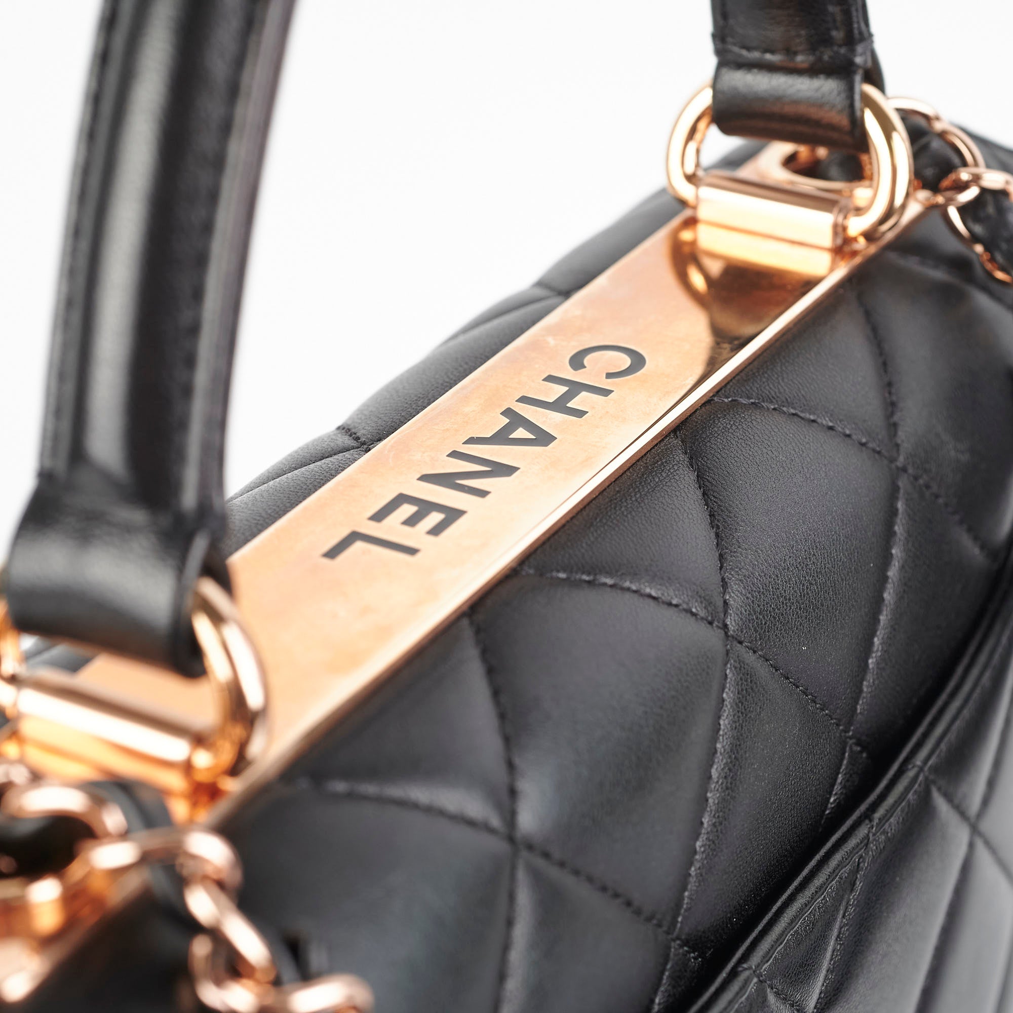 Chanel Trendy CC Black Microchip Leather Wallet on Chain - Luxury Crossbody Bag for Women, Perfect for Evening Parties & Date Nights
