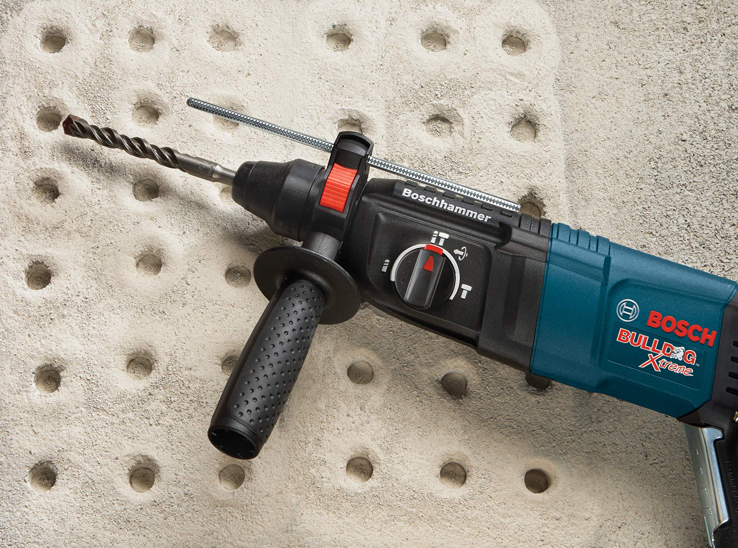 BOSCH 11255VSR Bulldog Xtreme 8 Amp 1-Inch Corded Variable Speed SDS-Plus Rotary Hammer Drill for Concrete & Masonry with HCK001 7-Piece Carbide-Tipped SDS-Plus Drill Bit Set - Perfect for Professional Construction, Demolition, and DIY Home Improvement Projects