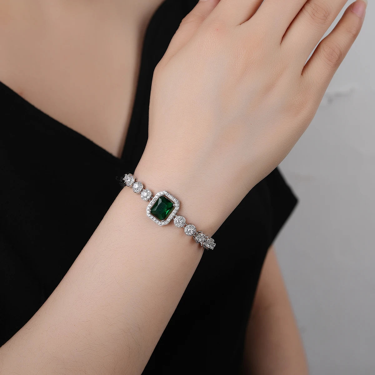 Luxury Shiny Cubic Zirconia Square Tennis Chain Bracelet for Women - Elegant Wedding, Party & Evening Jewelry Accessory - Perfect for Bridal, Anniversary Gifts & Special Occasions