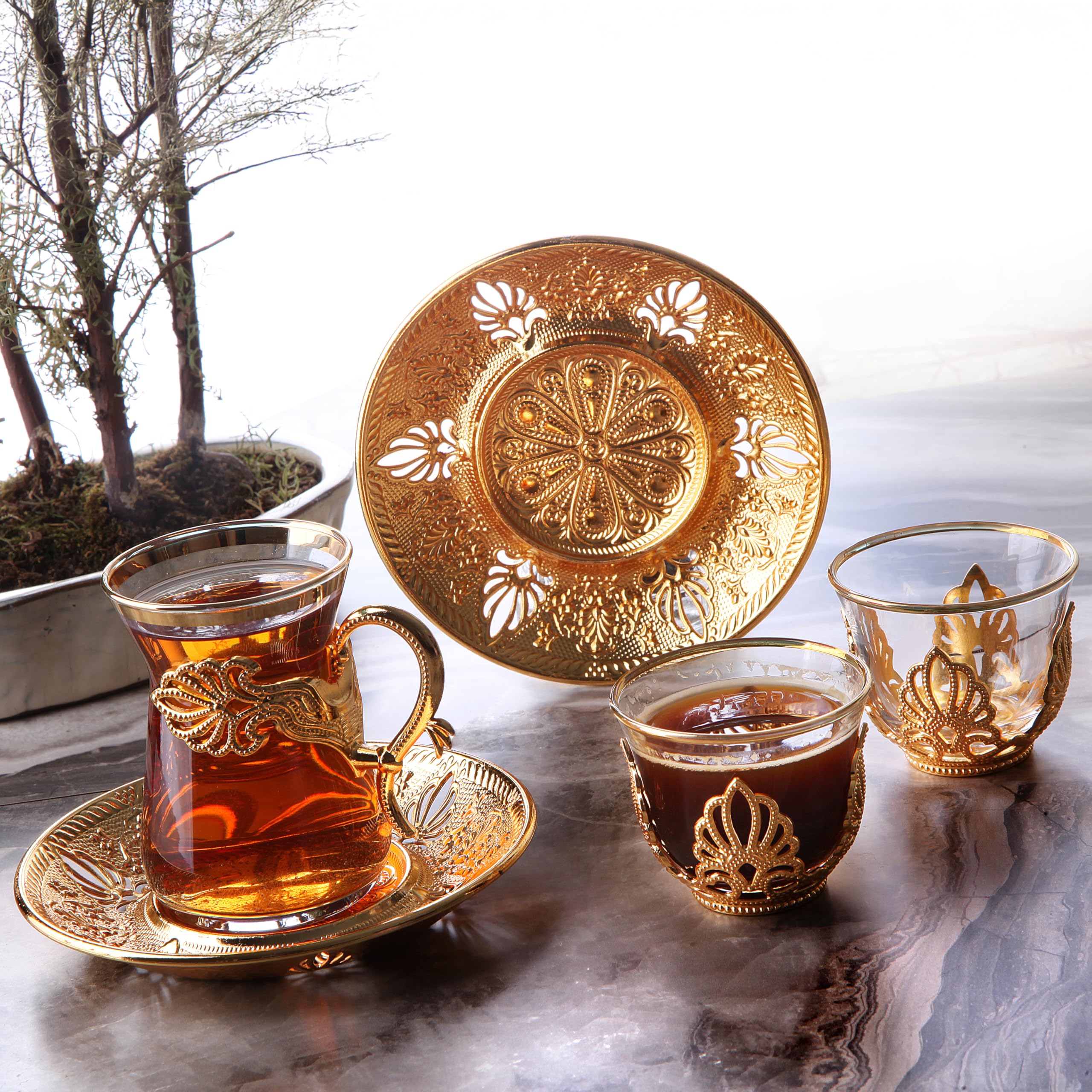 Vintage Handmade Turkish Tea Glasses Set of 6 with Saucer & Holder - Ottoman Style Mırra Cups for Arabic Tea Ceremony - Perfect for Serving Guests, Housewarming Gifts, Dinner Parties & Special Events - Elegant Gold Finish