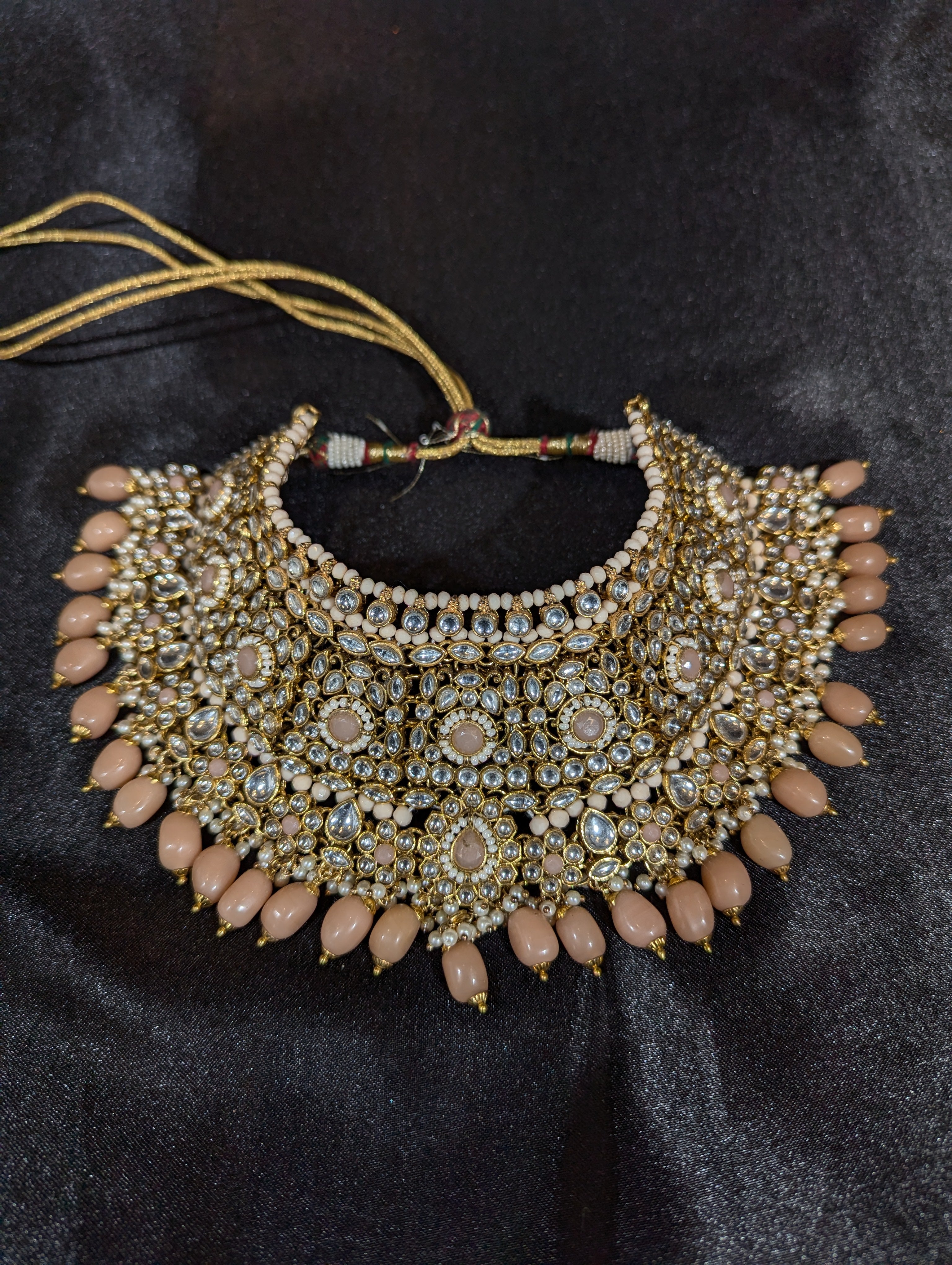 Exquisite Inaaya Kundan Bridal Jewelry Set - Handcrafted Indian Wedding Necklace, Earrings & Maang Tikka - Perfect for Bridal Dressing, Mehendi & Sangeet Ceremonies