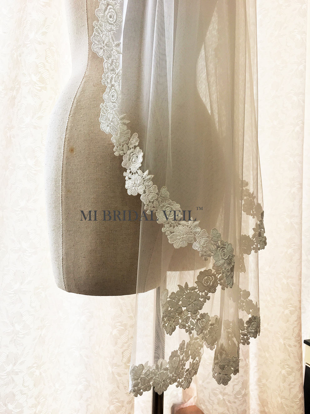 Venice Rose Lace Wedding Veil - Elegant Chest-Length Fingertip Bridal Veil for Romantic Weddings & Photo Shoots
