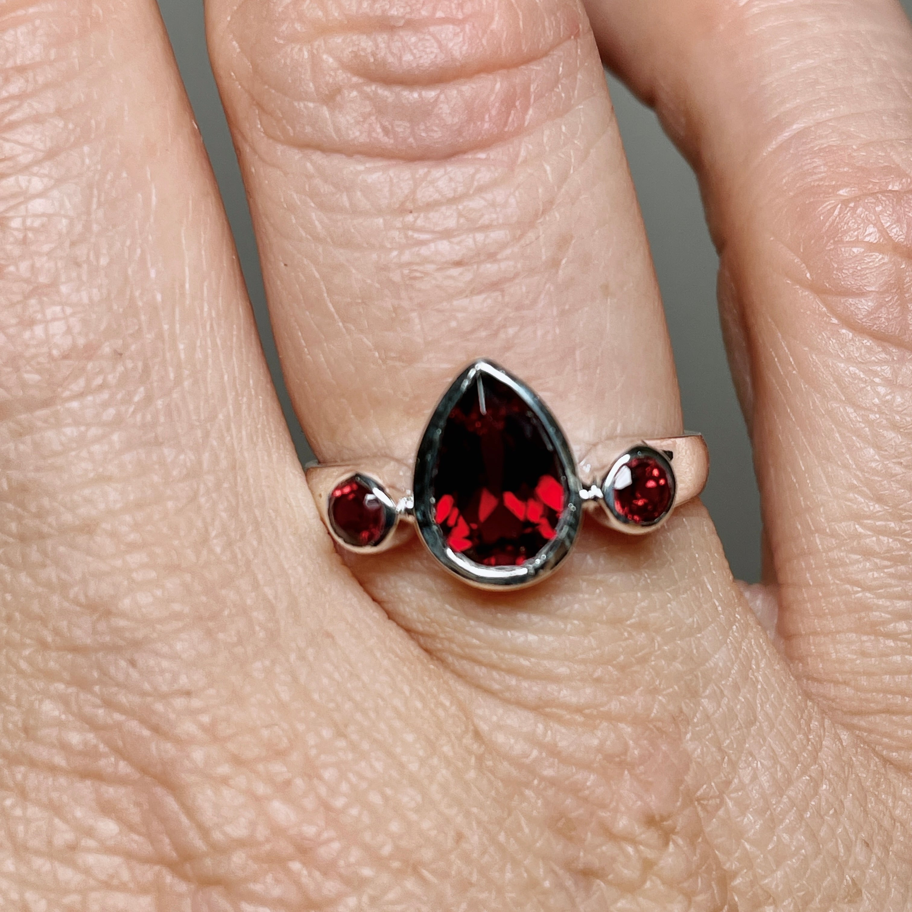 Garnet Faceted Gemstone Teardrop Ring with Accent Stones R3668 - Elegant Jewelry for Women, Perfect for Weddings, Parties & Special Occasions