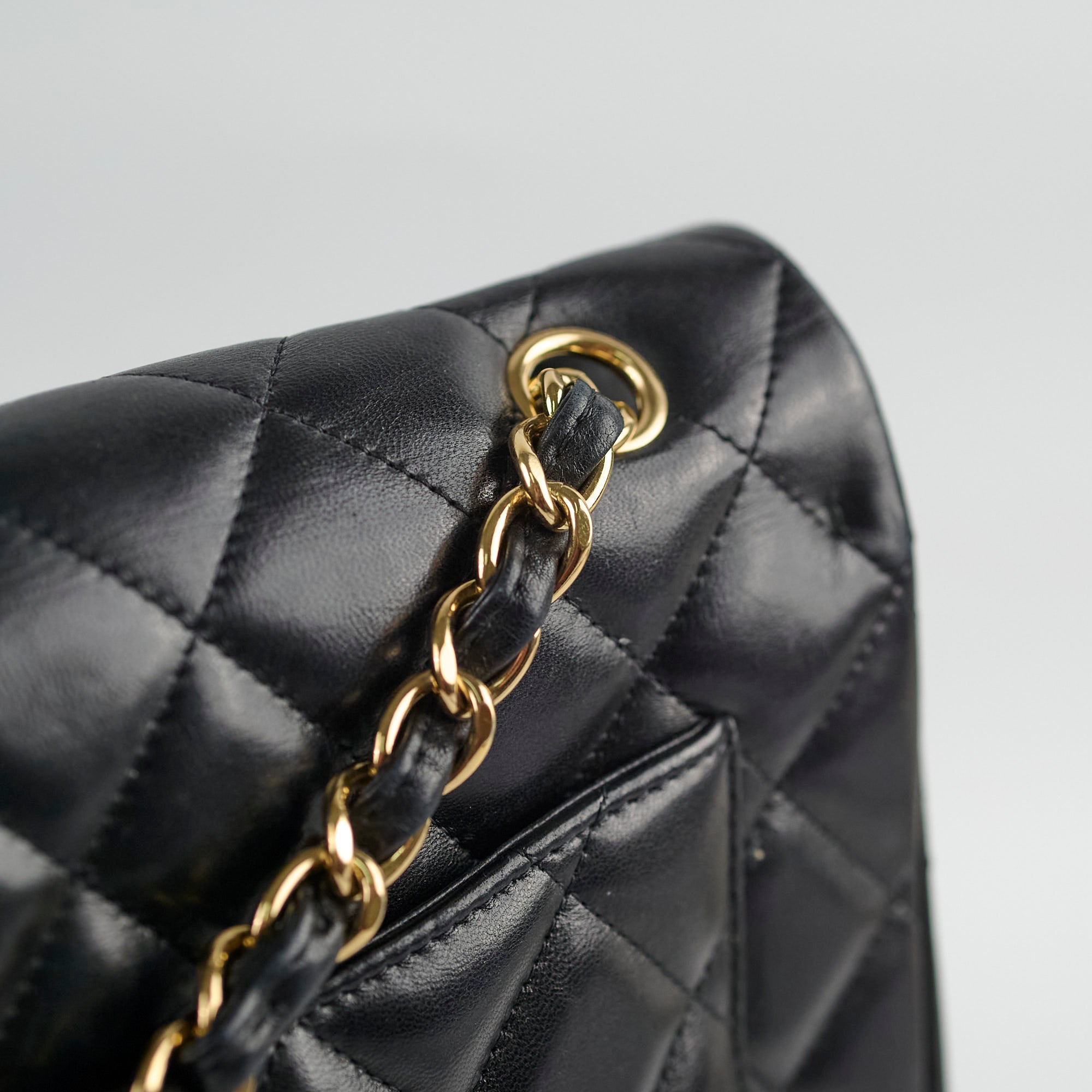Chanel Single Flap Maxi Black Lambskin Leather Handbag for Women - Luxury Designer Shoulder Bag for Work, Party & Evening Out