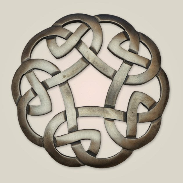 Celtic Interlace Plaid Brooch - Vintage Scottish Style Jewelry for Women | Perfect for Tartan Dresses, Kilts & Traditional Outfits
