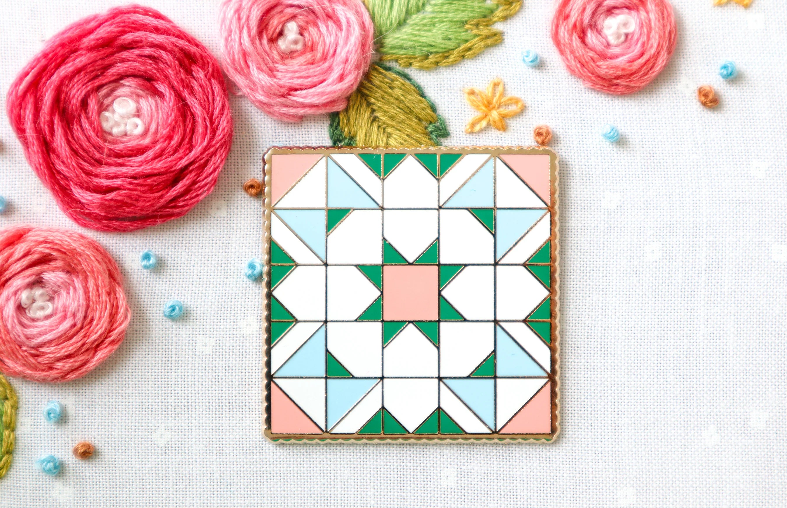 Shining Star Quilt Block Needle Minder - Magnetic Pin Holder for Sewing, Quilting & Embroidery - Perfect for Crafters & DIY Enthusiasts (Flamingo Toes Design)