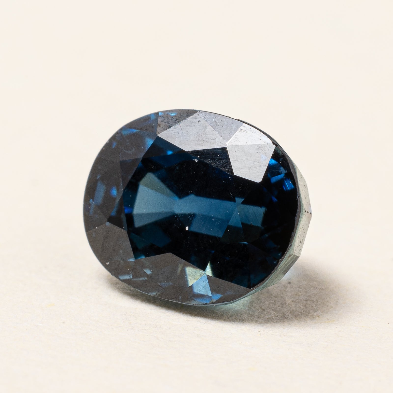 2.04ct Oval Cut Loose Sapphire Gemstone - Natural Blue Sapphire for Jewelry Making, Engagement Rings & Fine Jewelry | Perfect for Bridal, Anniversary & Special Occasion Gifts