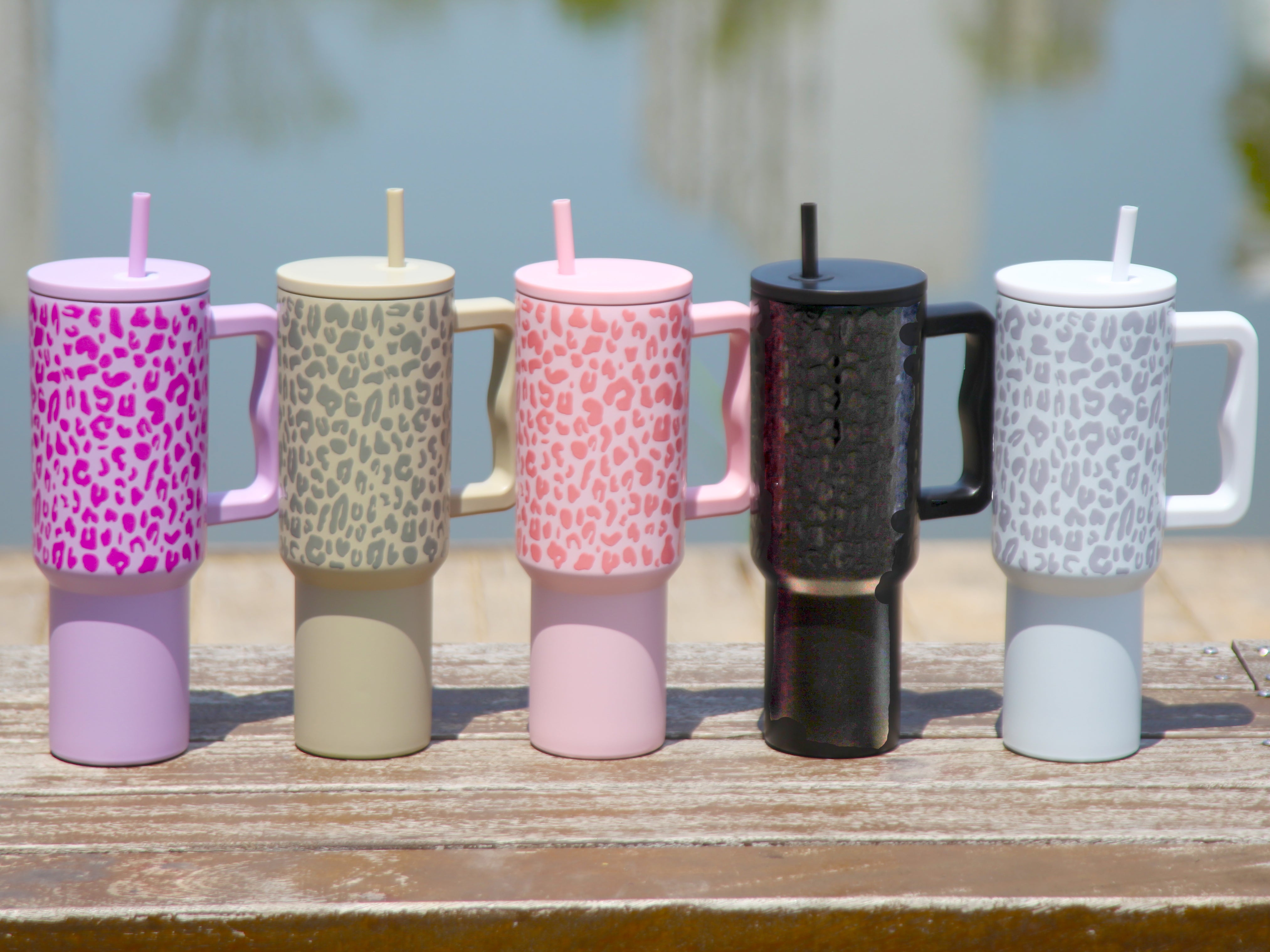 Leopard Print Tumbler Cups - 20oz Insulated Stainless Steel Water Bottle with Lid & Straw - Perfect for Hot & Cold Drinks, Office, Gym, Travel & Outdoor Activities