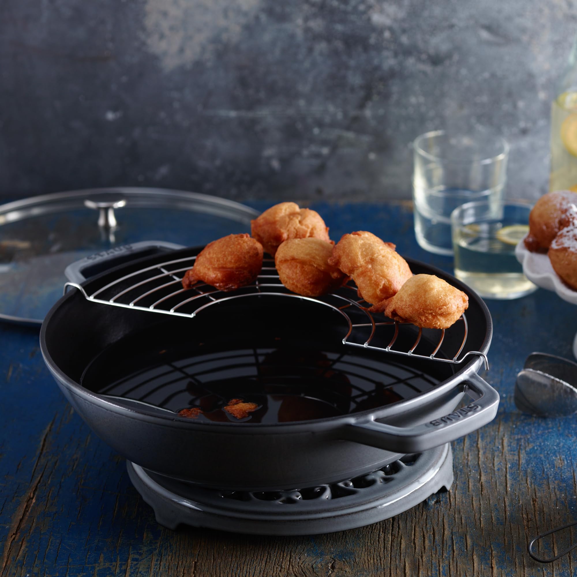 Staub 4.5-Quart Cast Iron Dutch Oven & Wok Set - Graphite Gray French Cookware for Braising, Frying & Serving 4-5 People - Perfect for Home Cooking, Camping & Outdoor BBQ