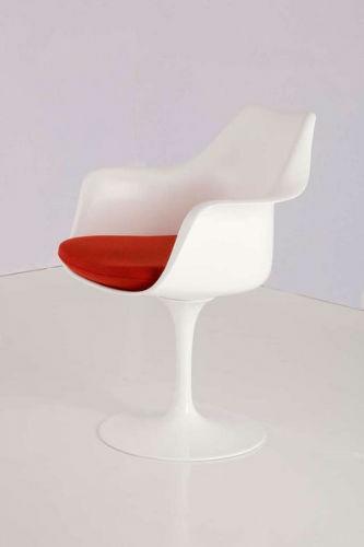 Eero Saarinen Tulip Armchair - Mid Century Modern Dining Chair with White Upholstery - Perfect for Dining Rooms, Offices & Lounge Areas