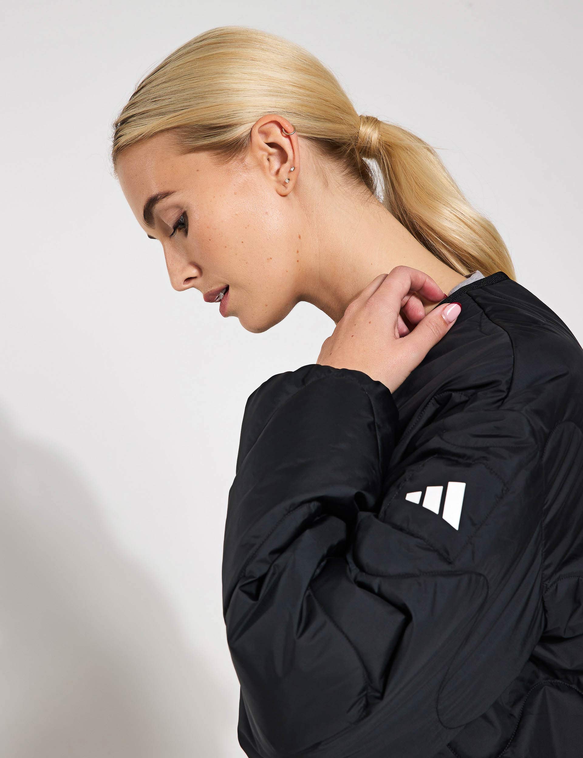 Nuganic Insulated Jacket for Men & Women - Lightweight Winter Coat, Windproof & Water Resistant Outdoor Jacket - Black - Perfect for Hiking, Camping & Cold Weather Activities