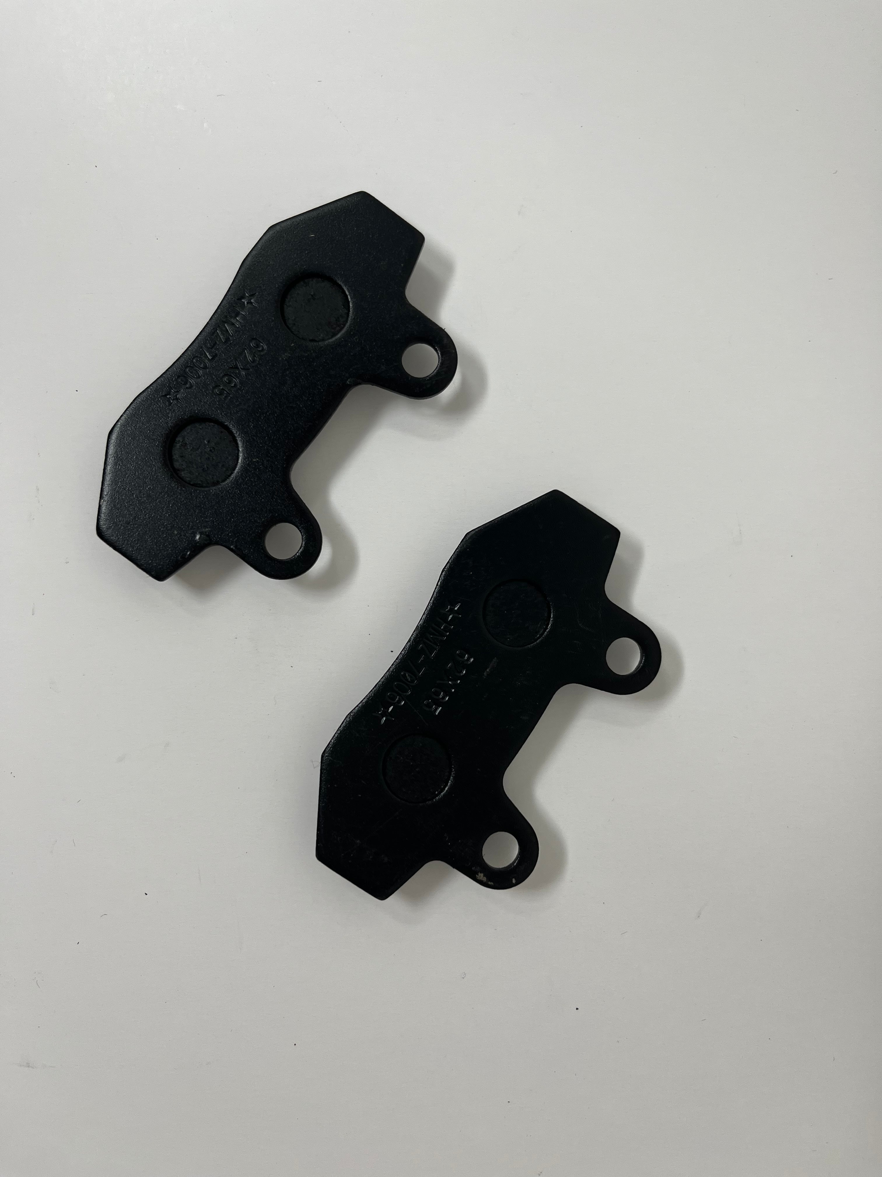 X18 50cc GY6 Scooter Front Brake Pads Set (190041) - Replacement Brake Pads for GY6 Engine Scooters - Perfect for City Commuting & Daily Riding