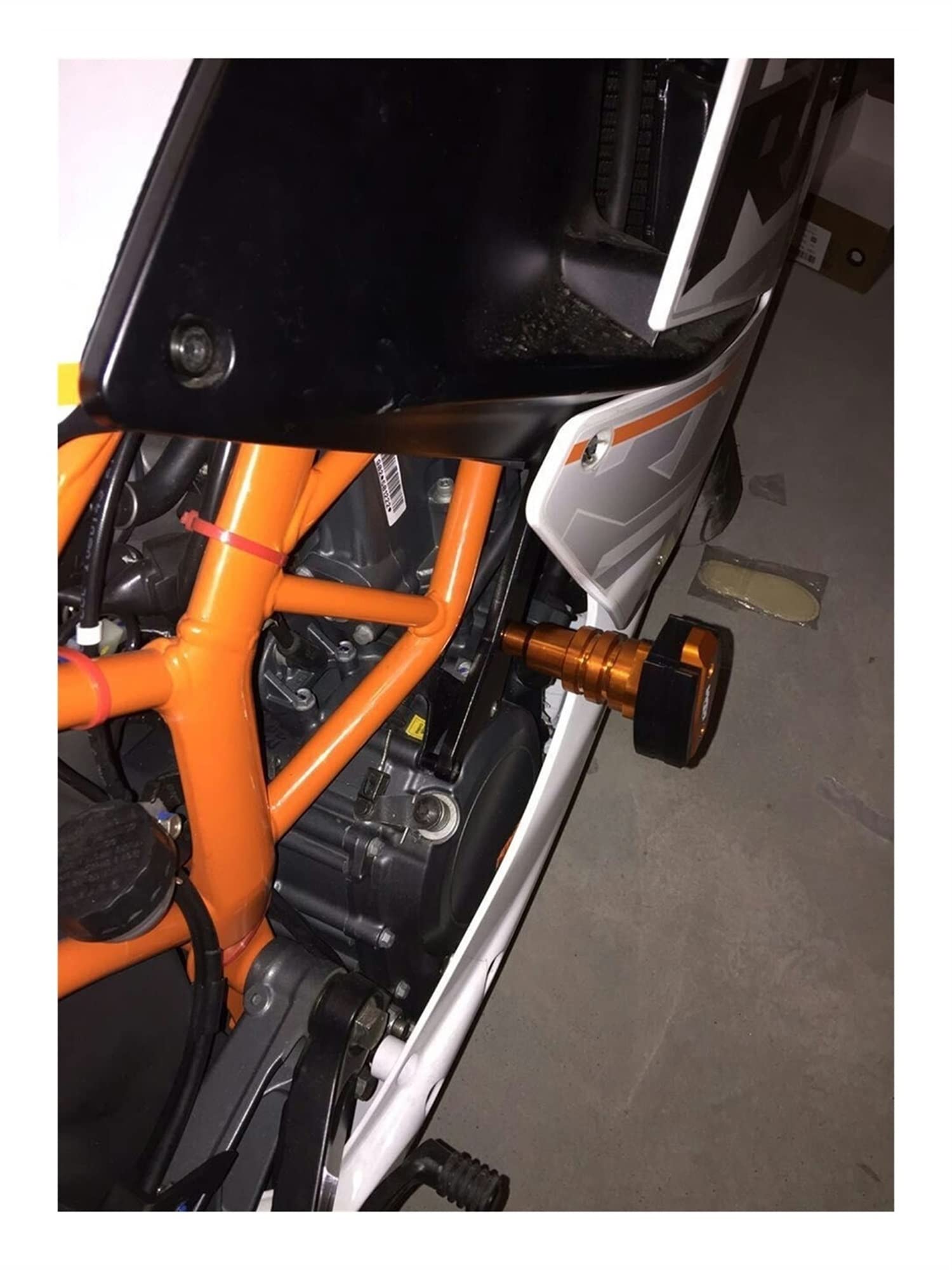 Yamaha FZ8 CNC Aluminum Engine Cover Frame Sliders - Motorcycle Crash Protector Accessories for Enhanced Safety | Perfect for Street Riding & Track Day Protection