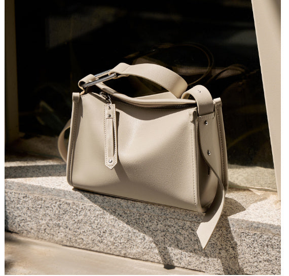Genuine Leather Shoulder Bag for Women - Stylish Crossbody Purse with Adjustable Strap - Perfect for Work, Travel & Everyday Use
