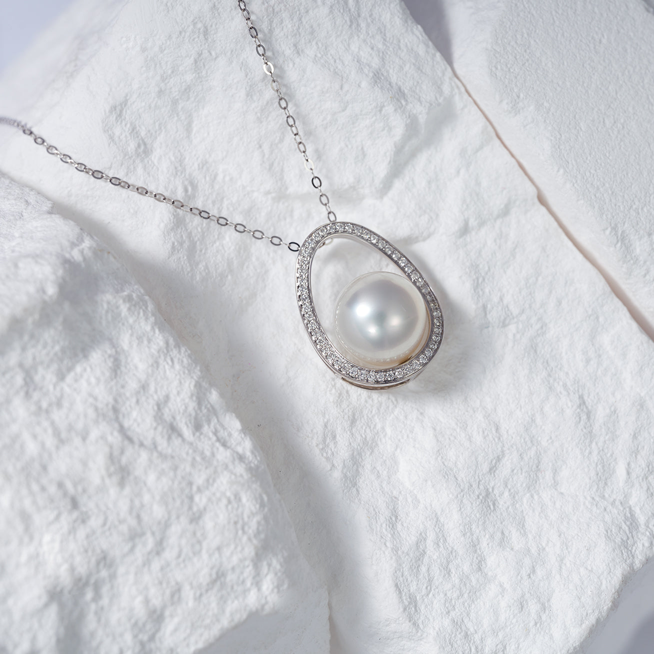 18K Solid Gold Diamond Australian White Saltwater Pearl Necklace for Women - Elegant Bridal Jewelry, Wedding Gift & Anniversary Present (KN00202)