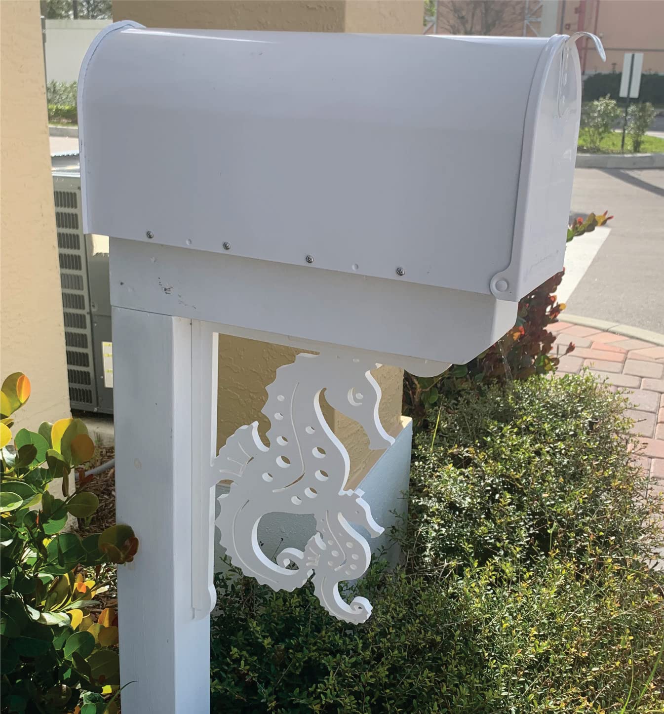 Seahorse with Baby Mailbox Bracket - Durable 16x12 Inch Decorative Wall Hook for Nursery, Bedroom & Coastal Home Decor