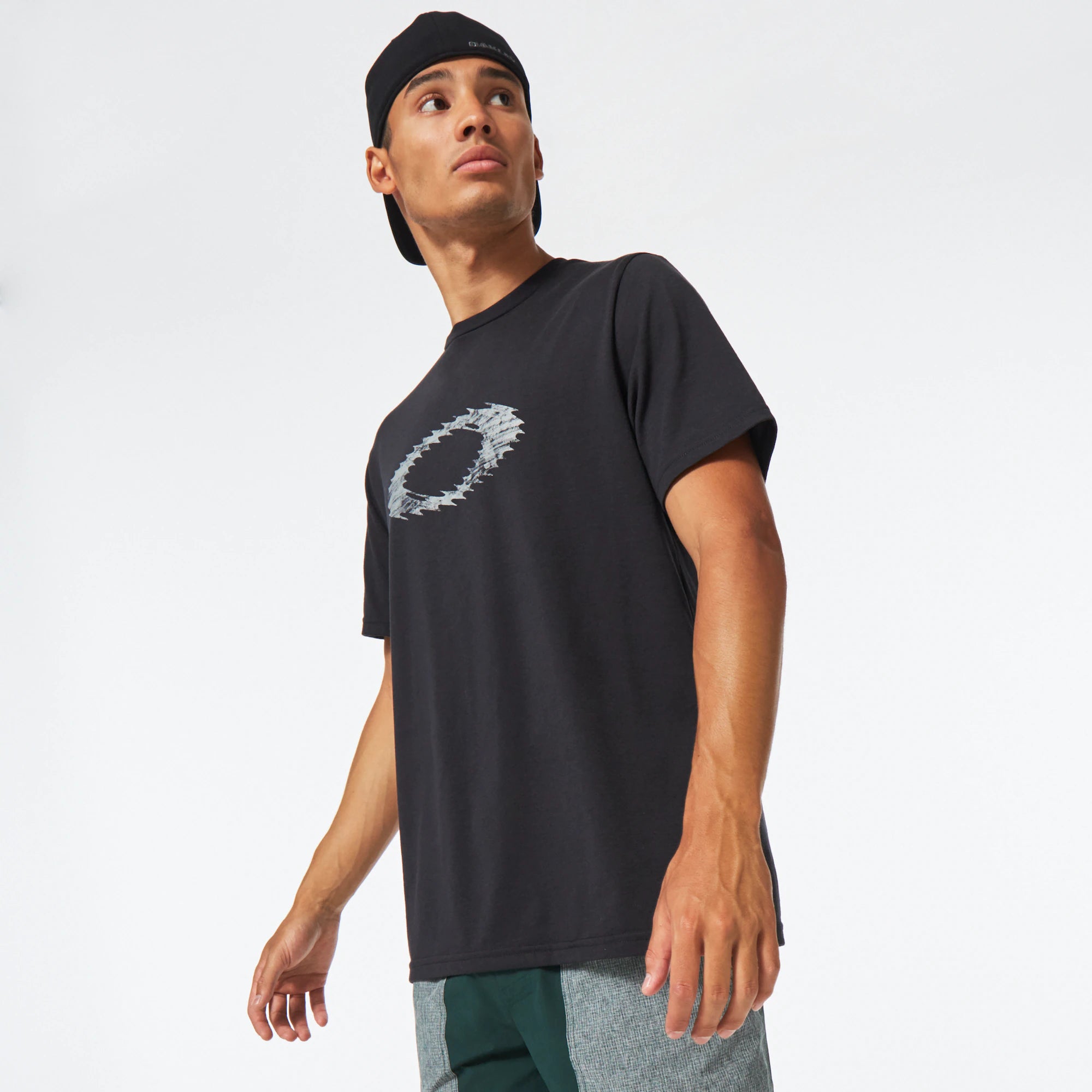 Oakley Men's Blurred Static Icon T-Shirt - Blackout Color | Comfortable Cotton Fabric for Casual Wear, Gym & Outdoor Activities