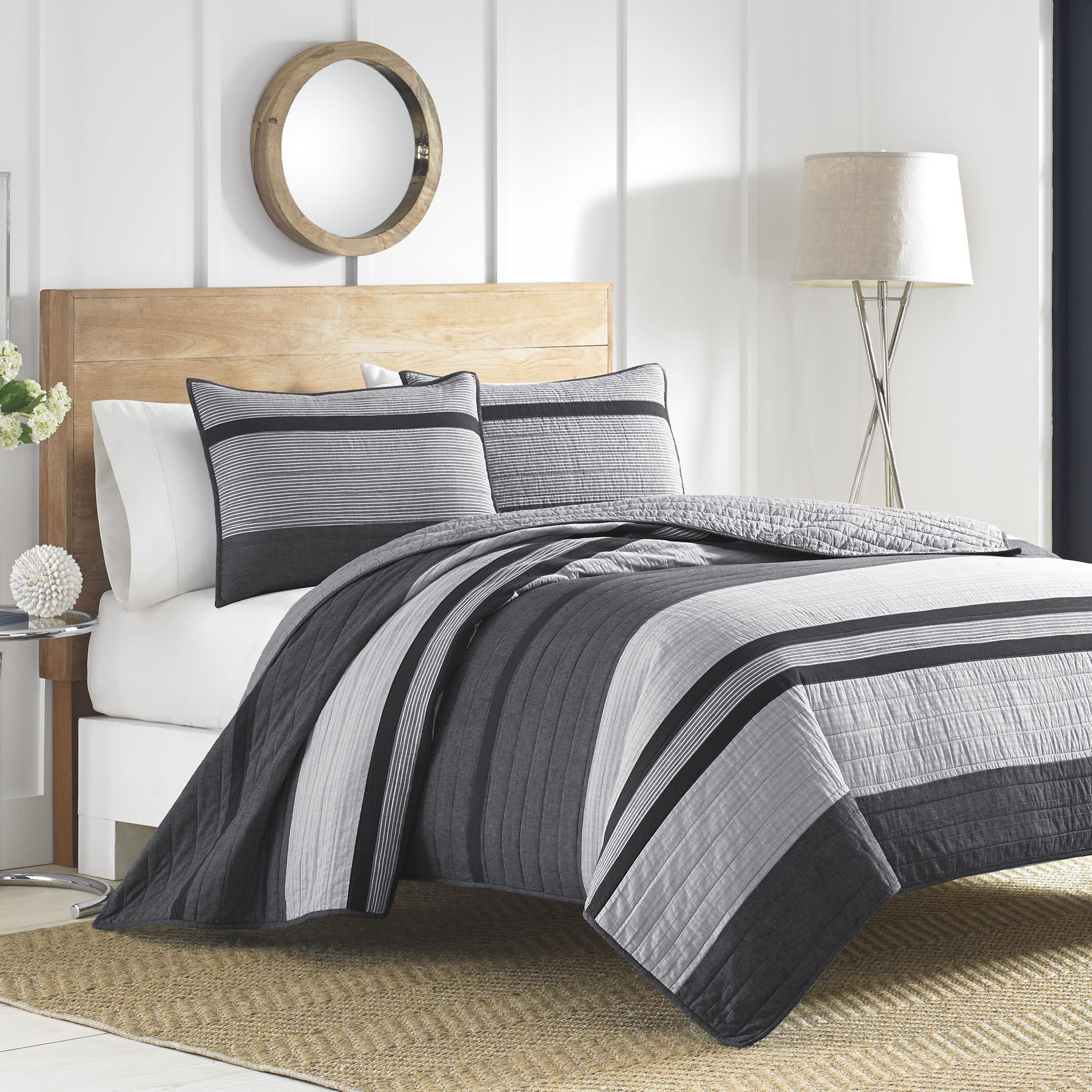 NAUTICA Vessey Collection 100% Cotton Reversible Lightweight Quilt Bedspread - Pre-Washed for Comfort, Machine Washable, King Size Grey - Perfect for All-Season Bedding & Guest Room Decor