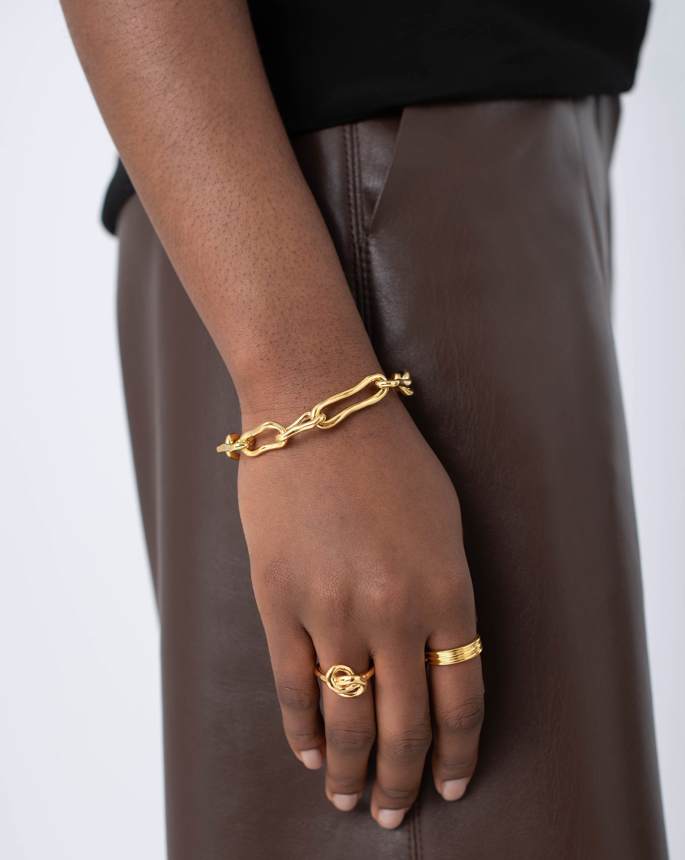 Stylish Molten Twisted Infinity Chain Bracelet for Women - Elegant Silver Jewelry Gift for Her - Perfect for Everyday Wear, Date Nights & Special Occasions